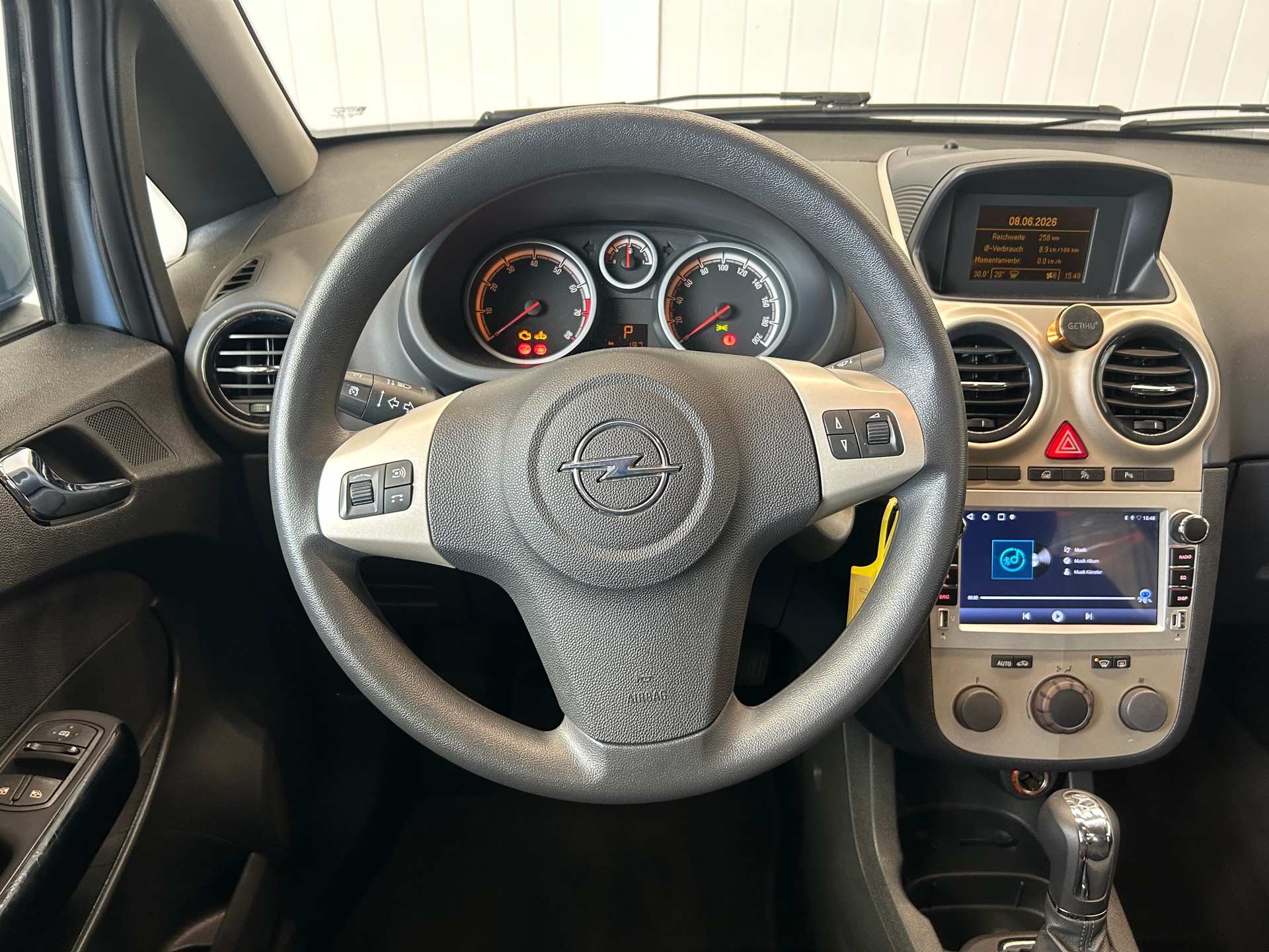 OPEL Corsa 1.4 TP Enjoy-image-13