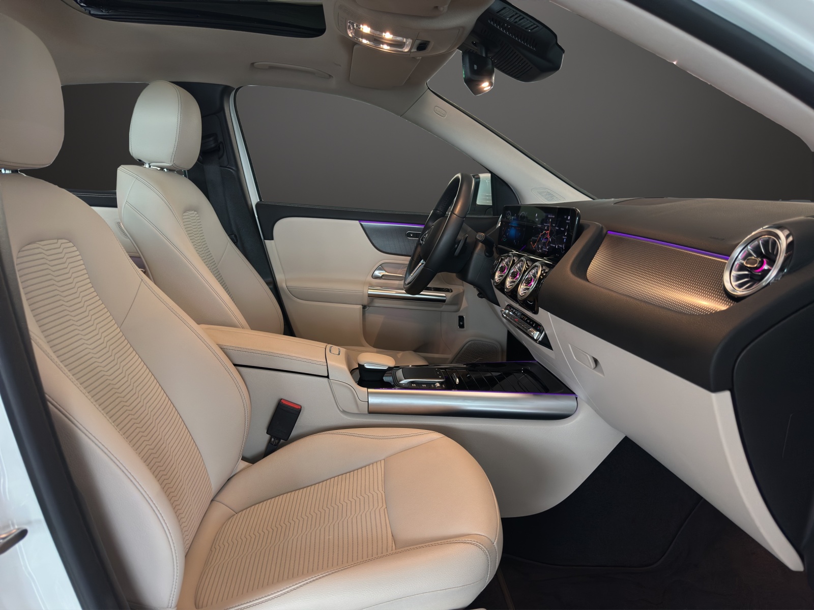 MERCEDES-BENZ EQA 250-image-10