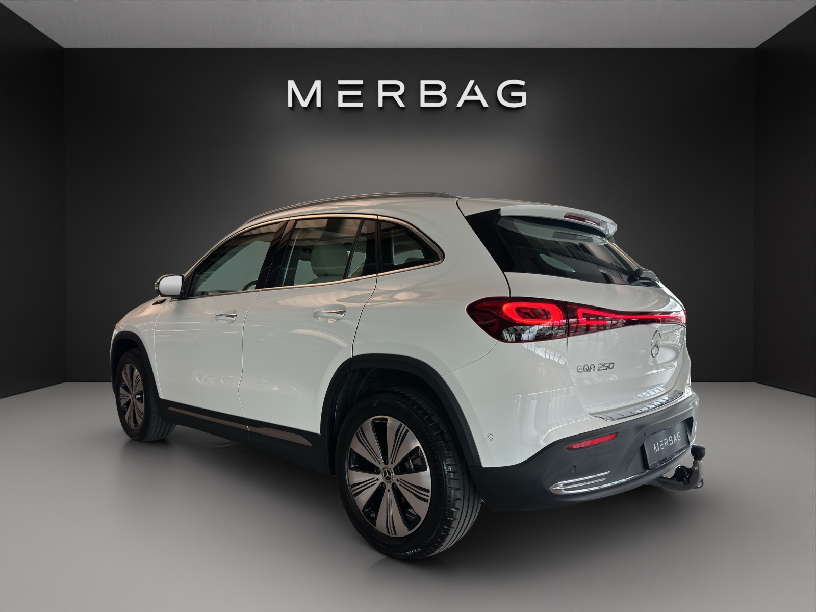 MERCEDES-BENZ EQA 250-image-3