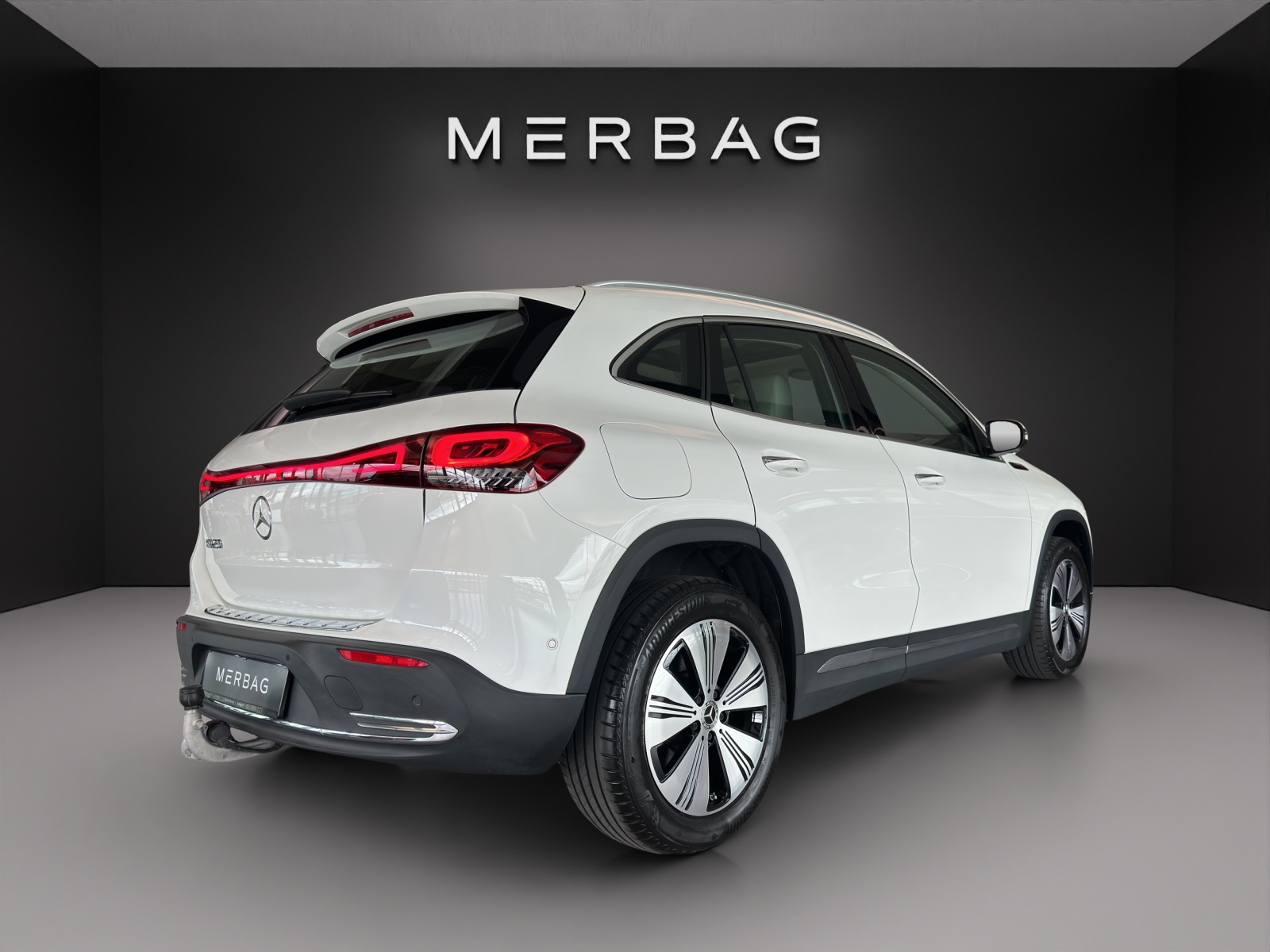 MERCEDES-BENZ EQA 250-image-5