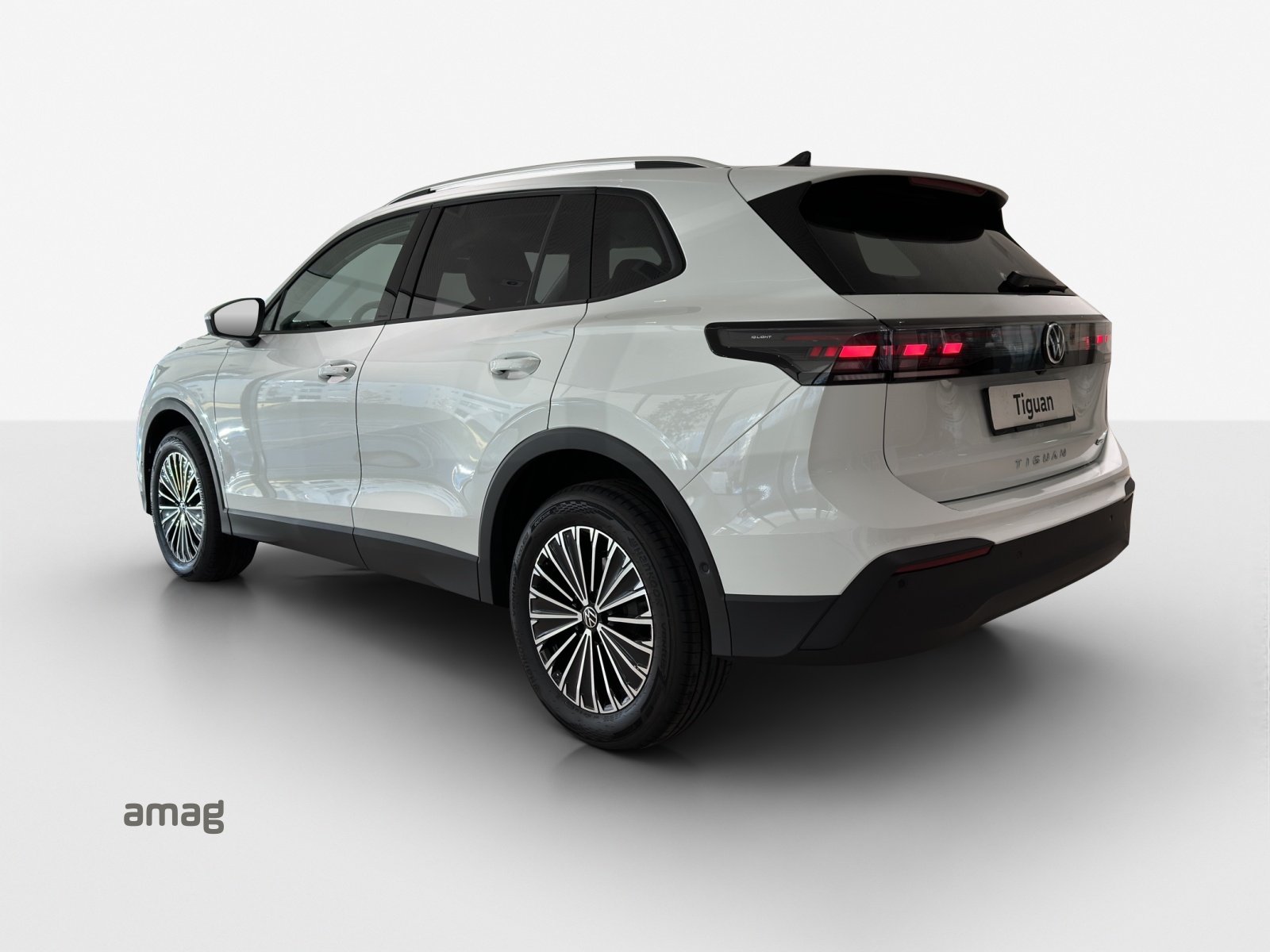 VW Tiguan 2.0 TSI DSG Life 4Motion-showroom-element-2