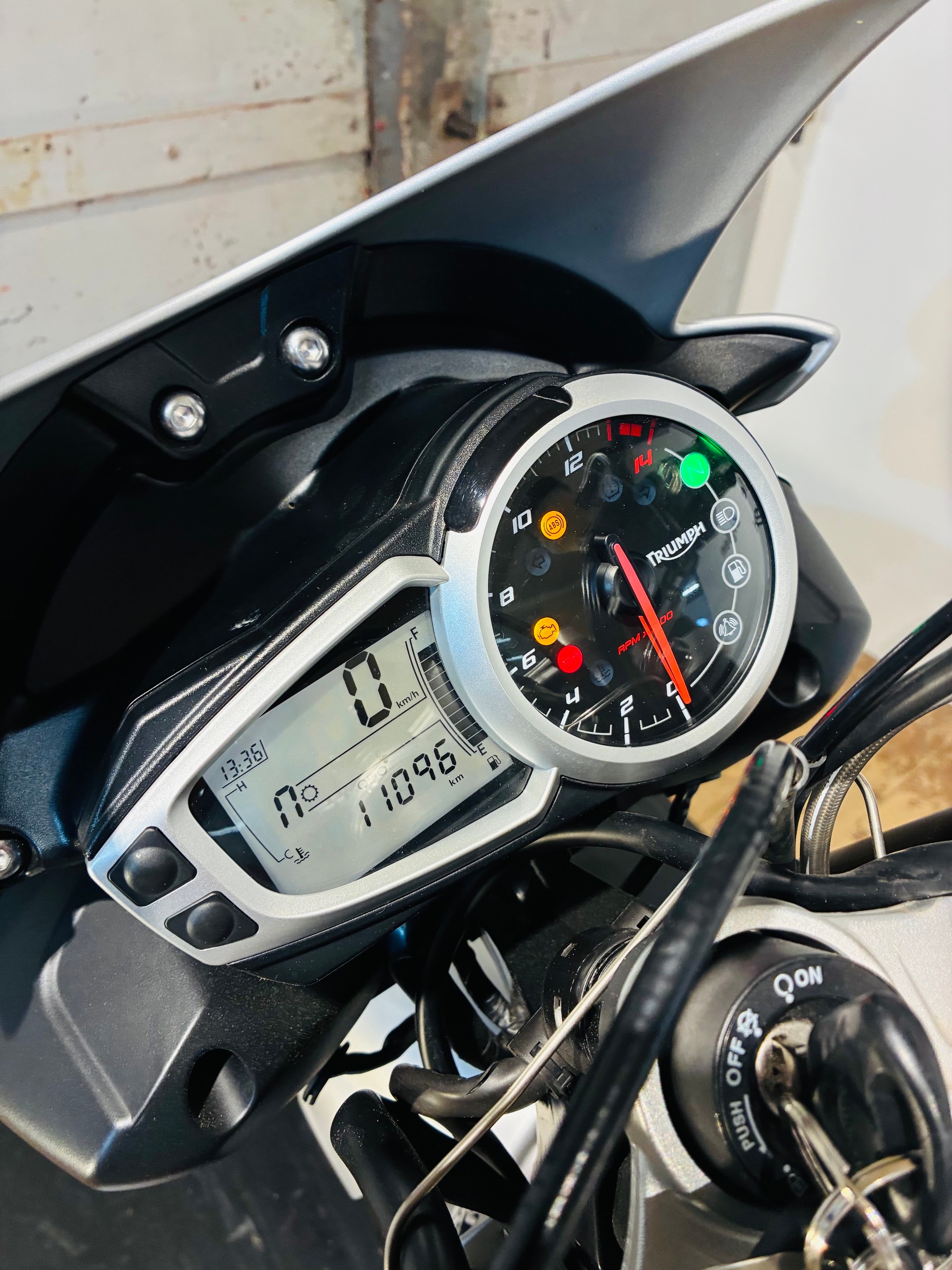TRIUMPH Street Triple 675 Rx ABS-image-8