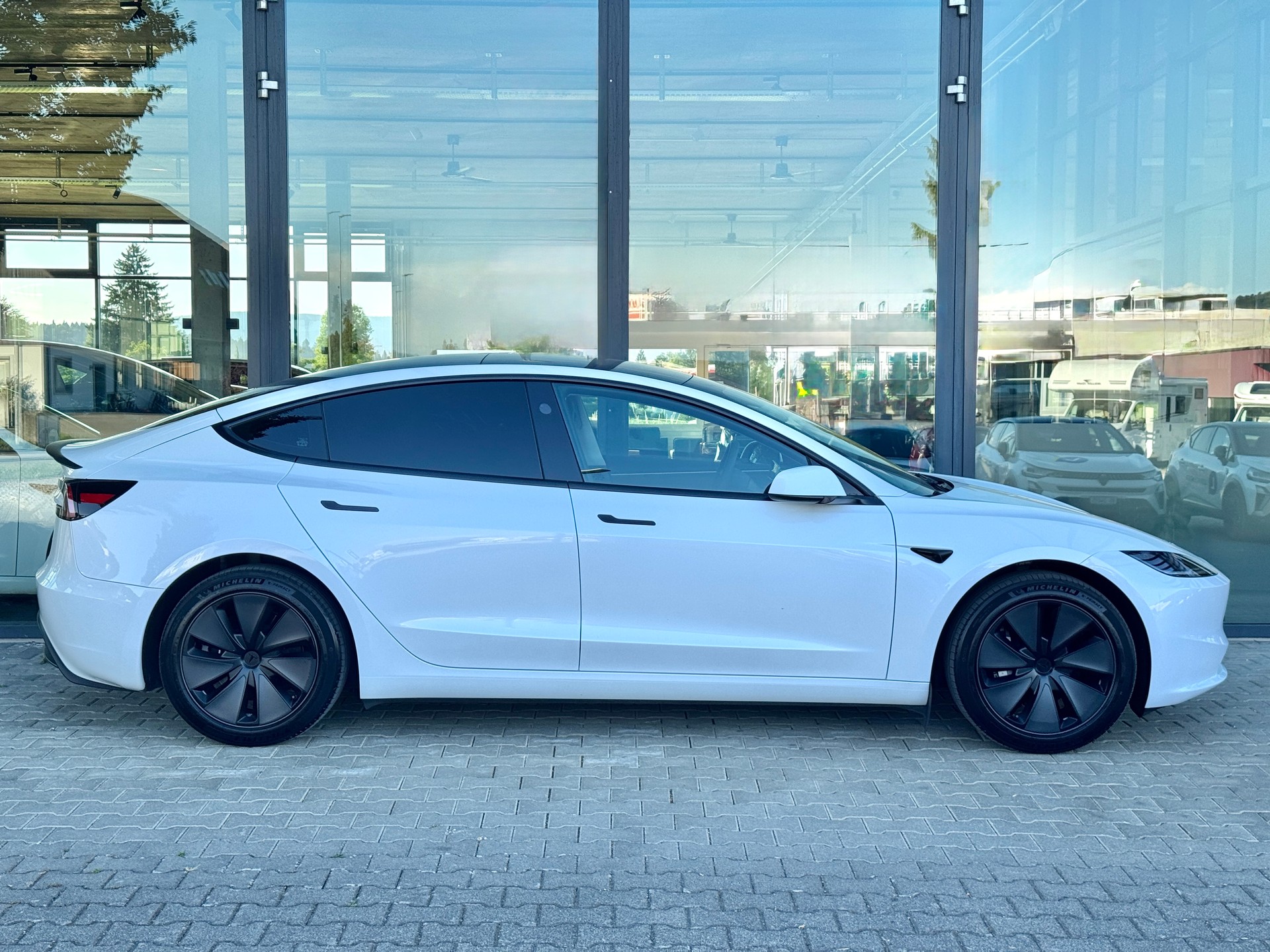 TESLA Model 3 Long Range Dual Motor AWD / Full Self Driving *RESERVIERT*-image-6
