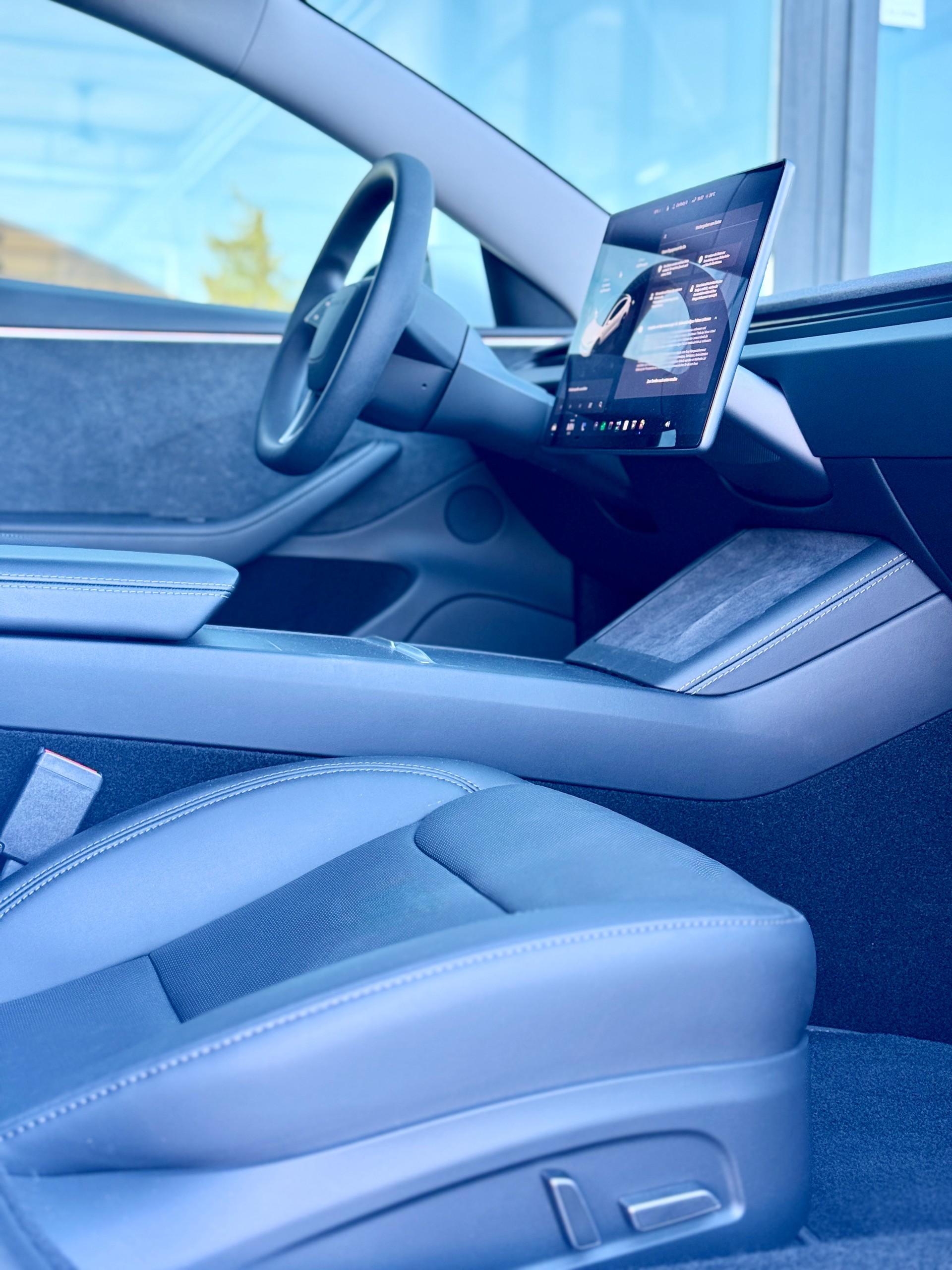 TESLA Model 3 Long Range Dual Motor AWD / Full Self Driving *RESERVIERT*-image-8
