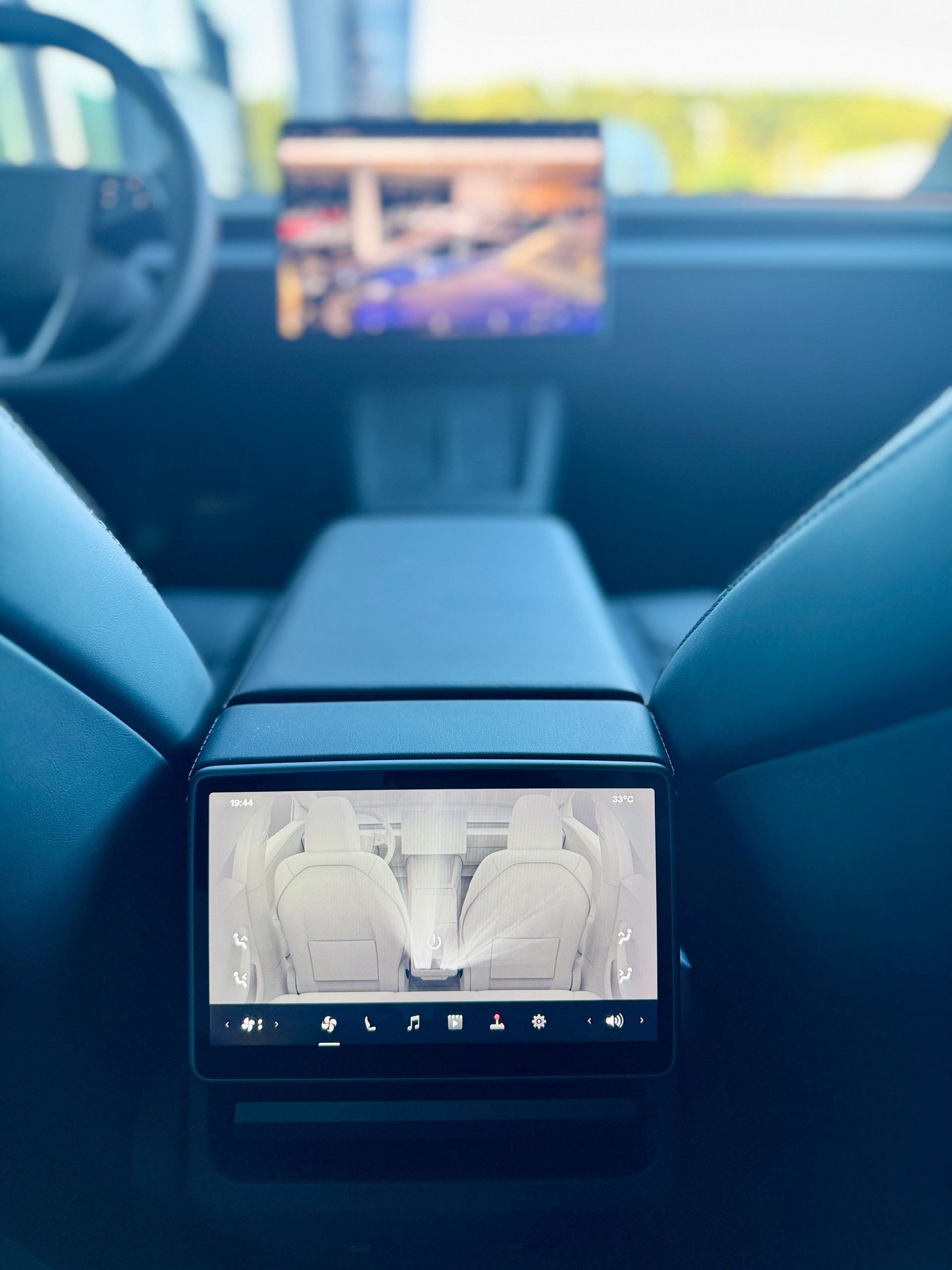 TESLA Model 3 Long Range Dual Motor AWD / Full Self Driving *RESERVIERT*-image-20