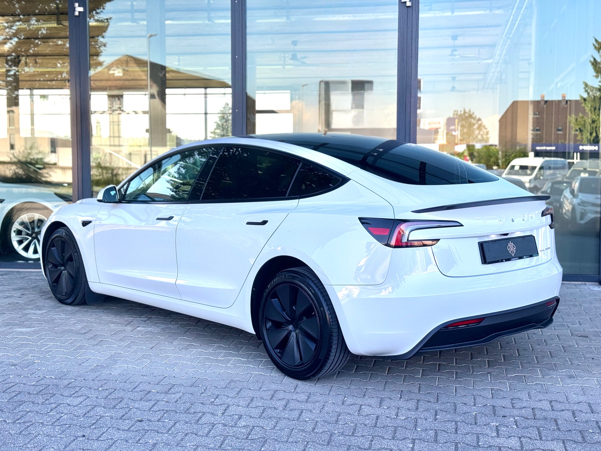 TESLA Model 3 Long Range Dual Motor AWD / Full Self Driving *RESERVIERT*-showroom-element-3