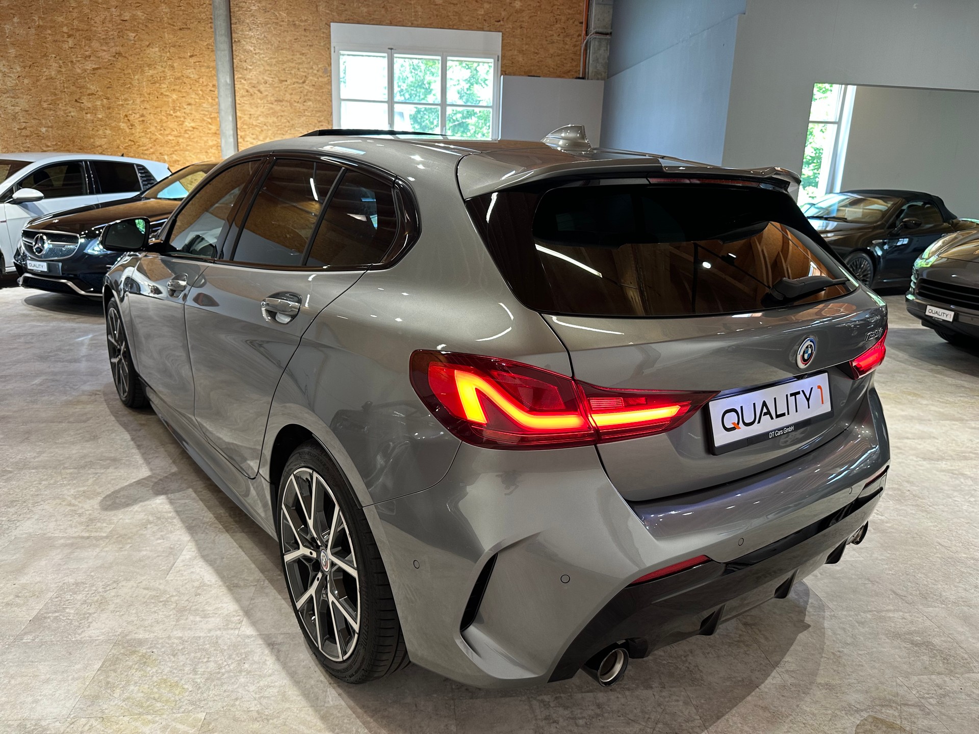 BMW 128ti M Sport Pro Steptronic-showroom-element-3