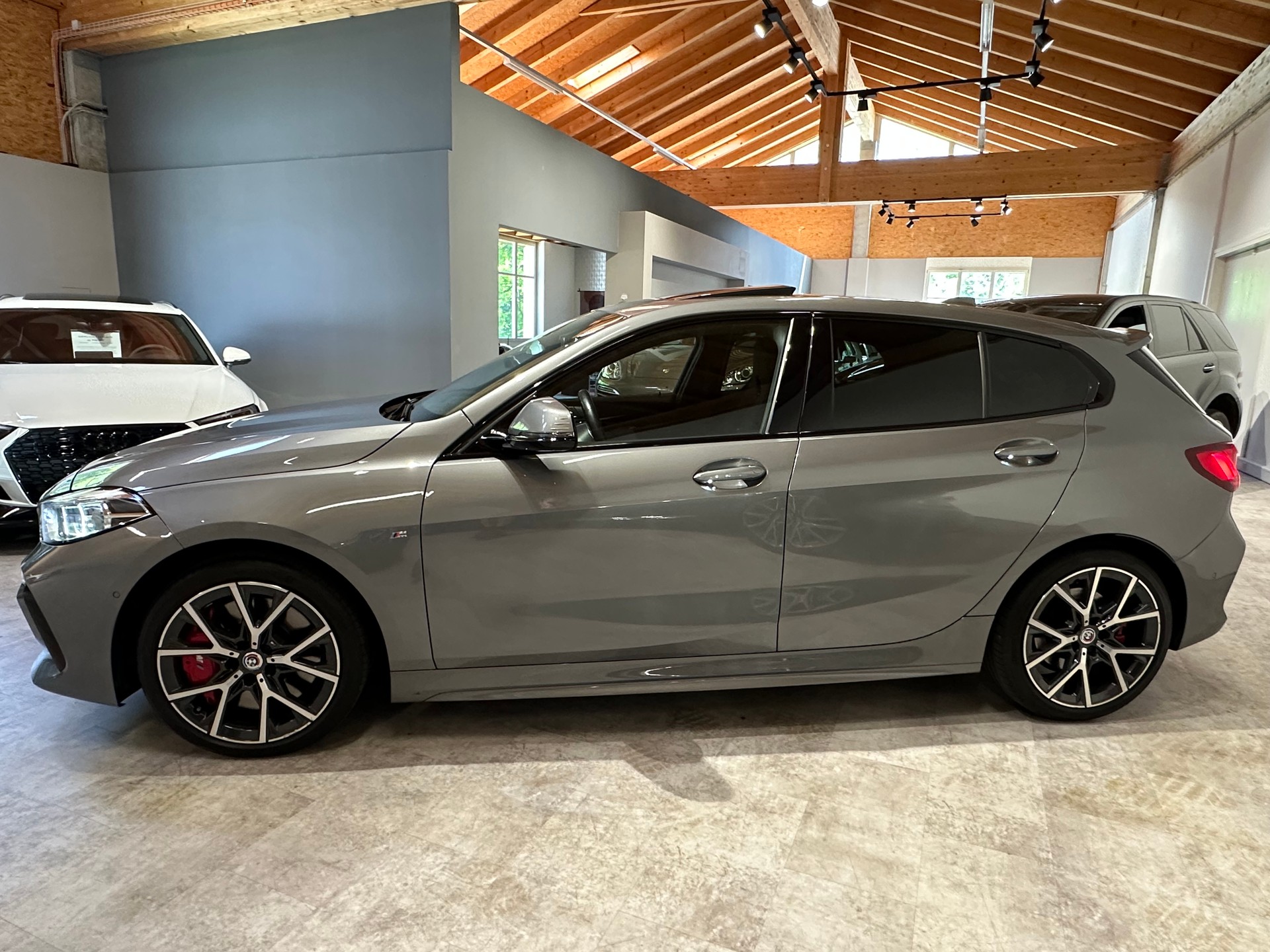 BMW 128ti M Sport Pro Steptronic-showroom-element-2