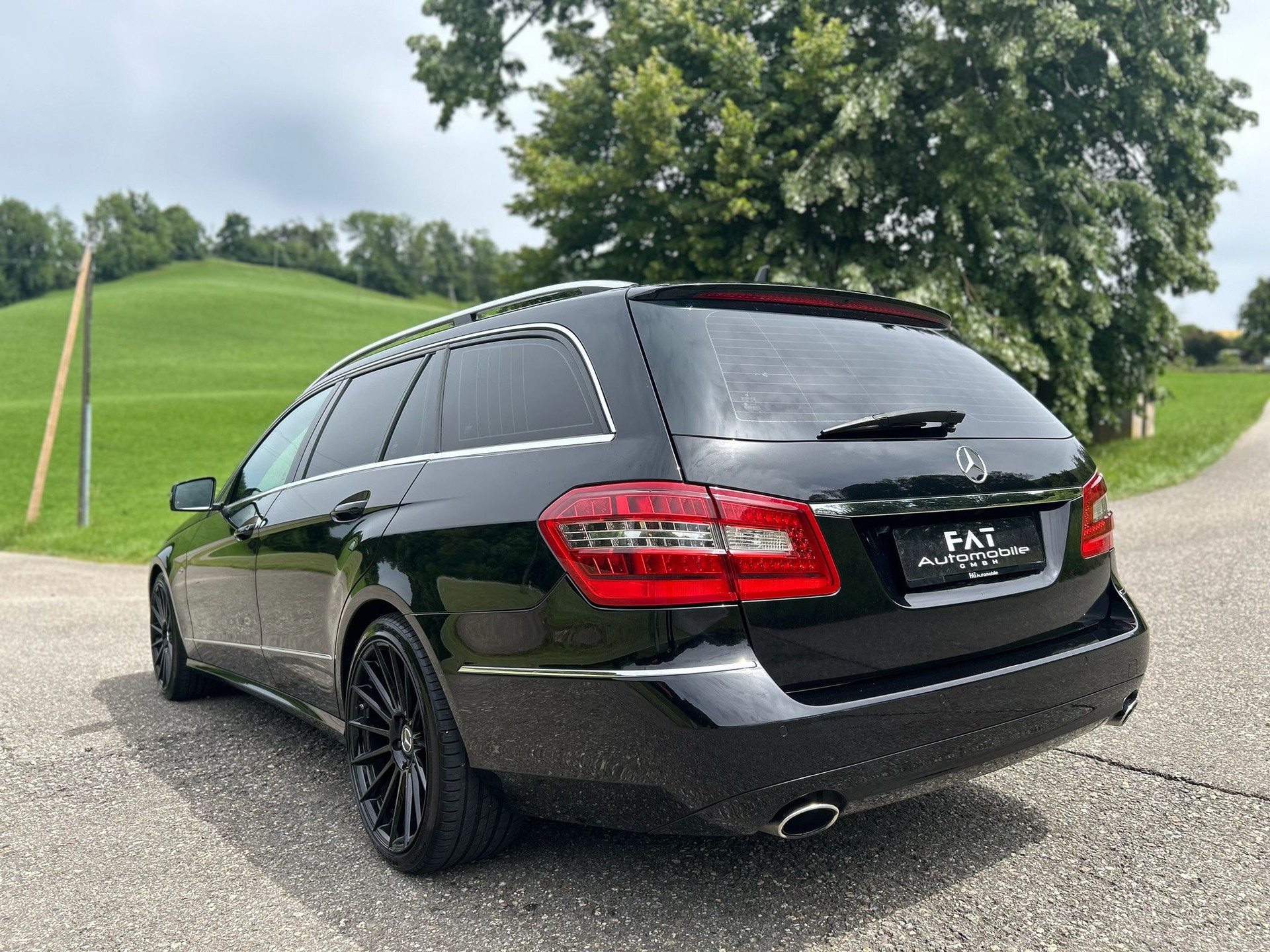 MERCEDES-BENZ E 300 CDI BlueEfficiency Avantgarde 7G-Tronic-showroom-element-2