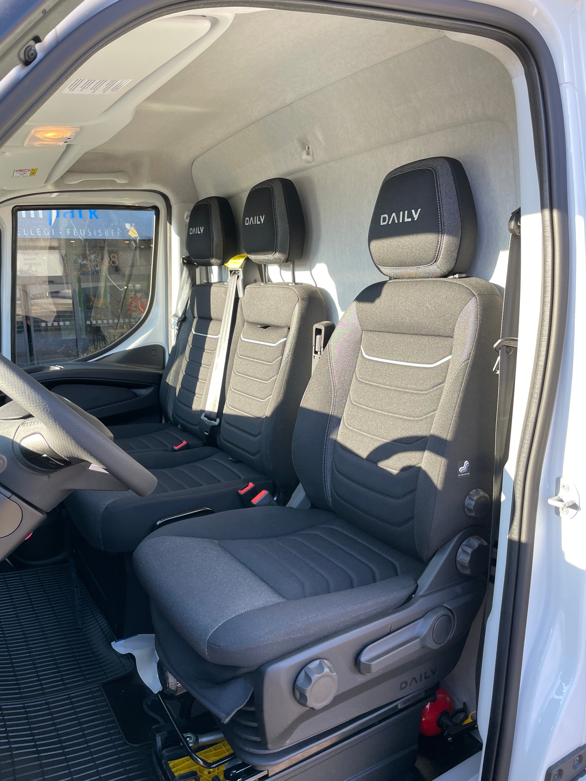 IVECO 35 S 18H A8 für Durchlader einsetzbar-image-23