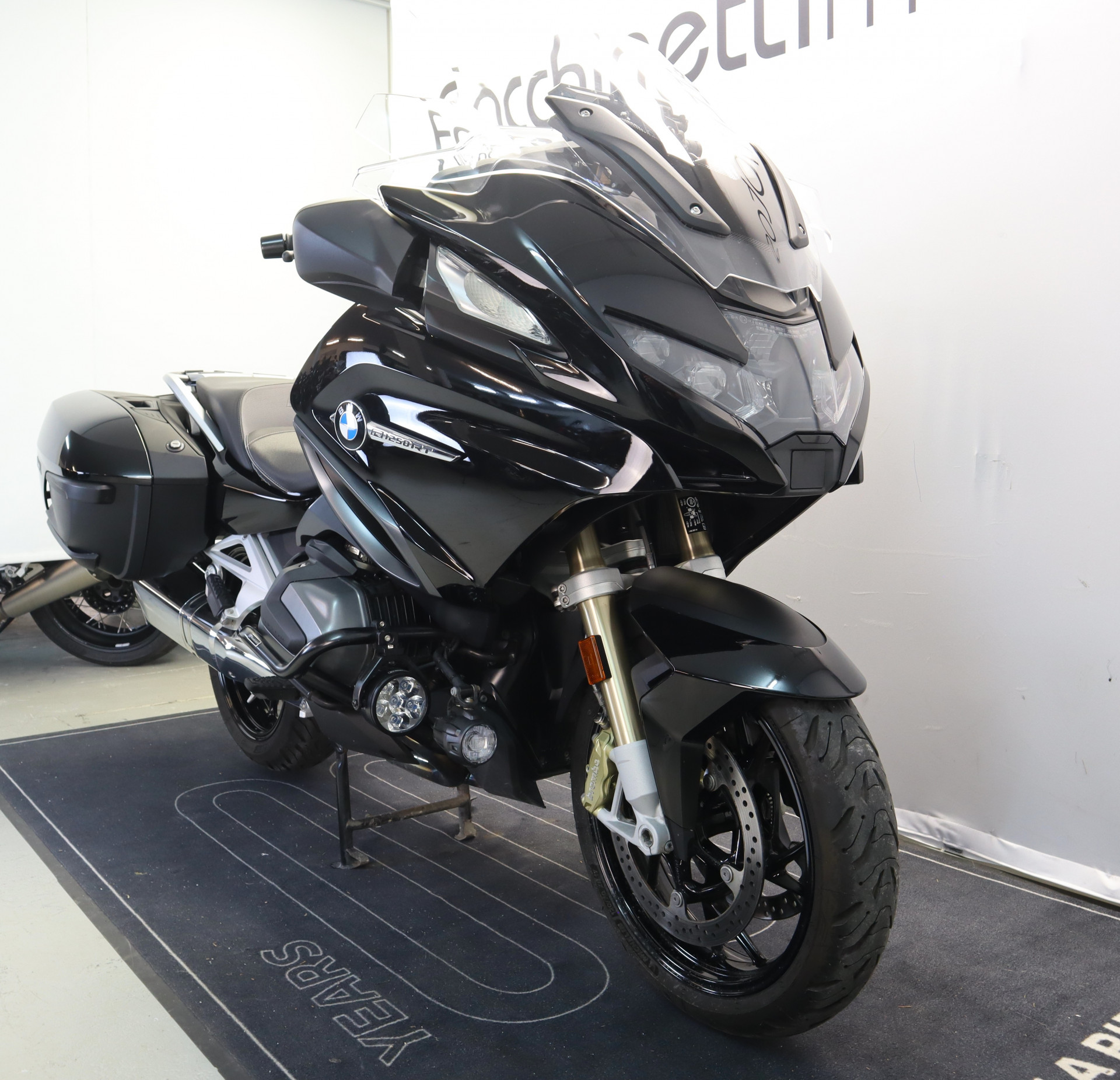 BMW R 1250 RT Triple Black-image-2