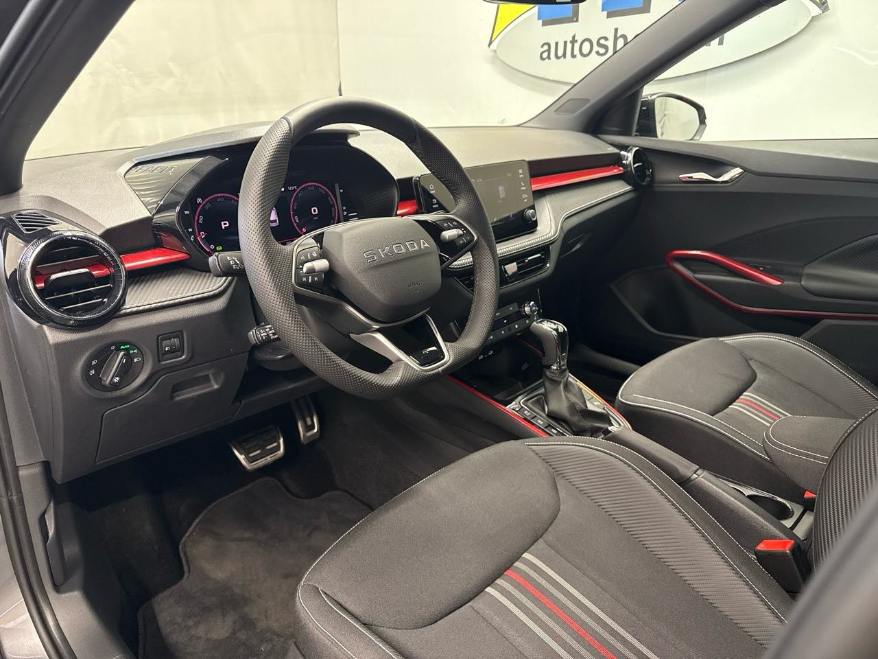 SKODA Fabia 1.0 TSI Monte Carlo DSG-showroom-element-2