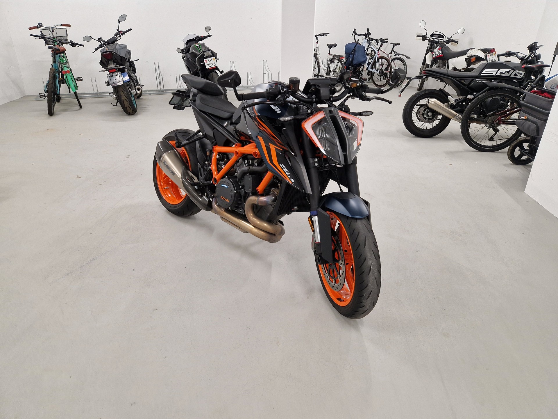 KTM 1290 Super Duke R-image-4