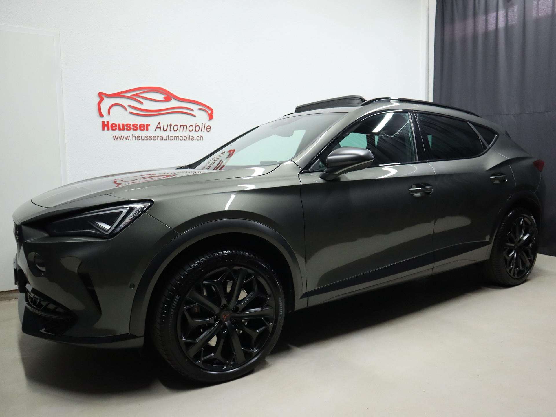 CUPRA Formentor VZ 2.0TSI 4Drive DSG - TRIBE EDITION - Panorama - Navi - Beats - Sportsitze - Sitzmemory - 360° Kamera - AHK - 310 PS-showroom-element-1