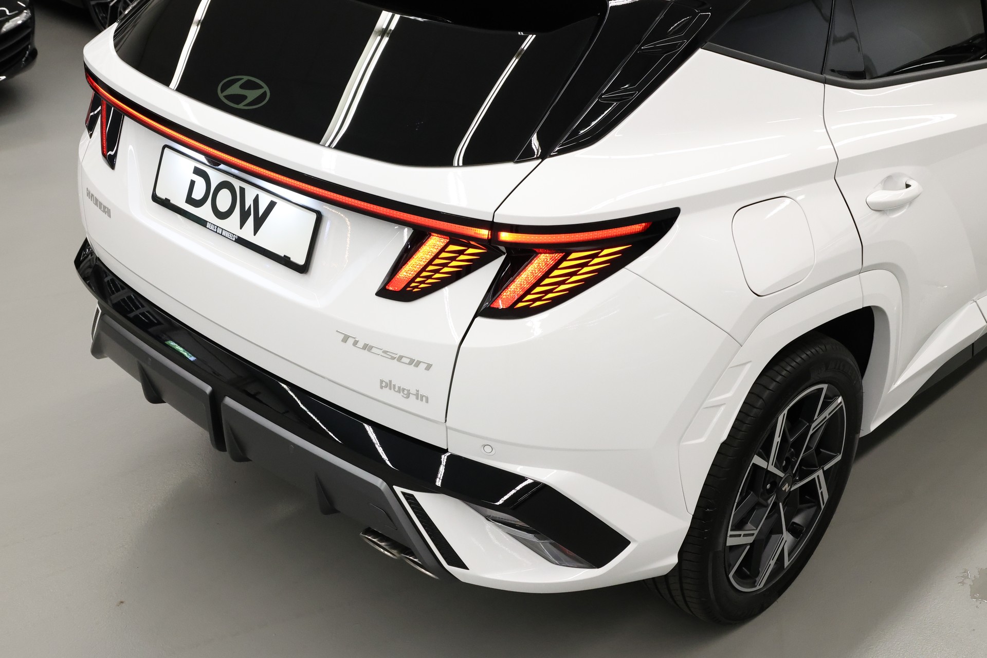 HYUNDAI Tucson 1.6 T-GDi PHEV N-Line 4WD-image-9