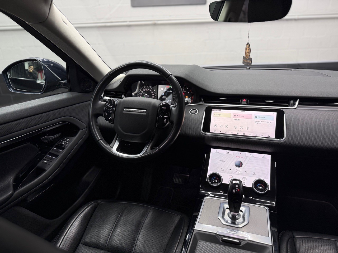 LAND ROVER Range Rover Evoque R-Dynamic D 180 S AT9-image-23