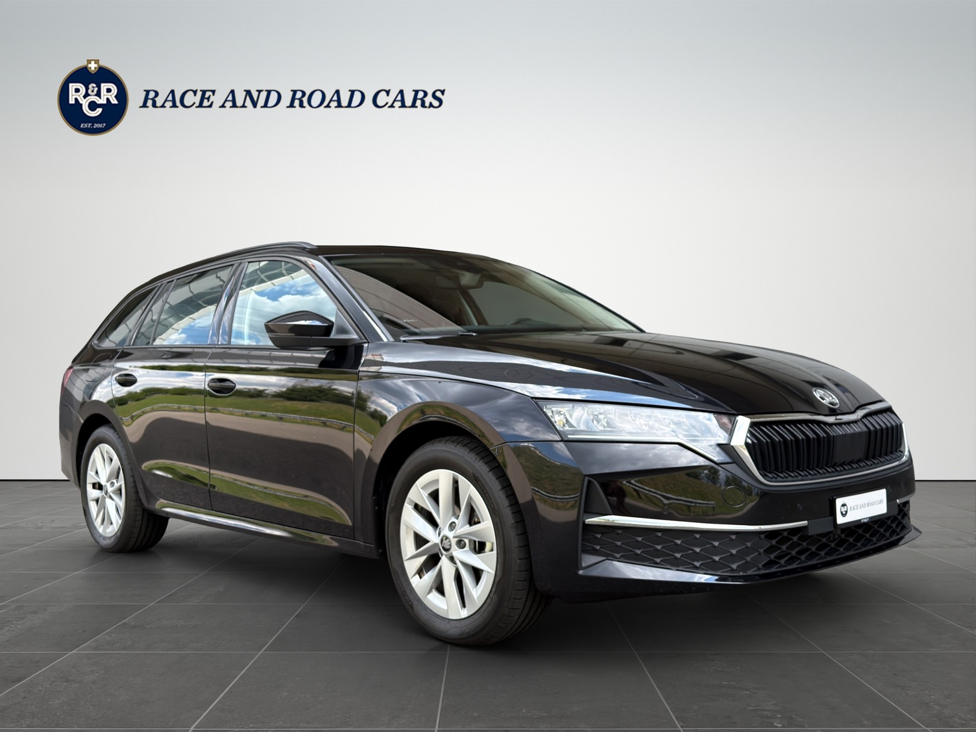 SKODA Octavia Combi 1.5 TSI Selection DSG-showroom-element-2