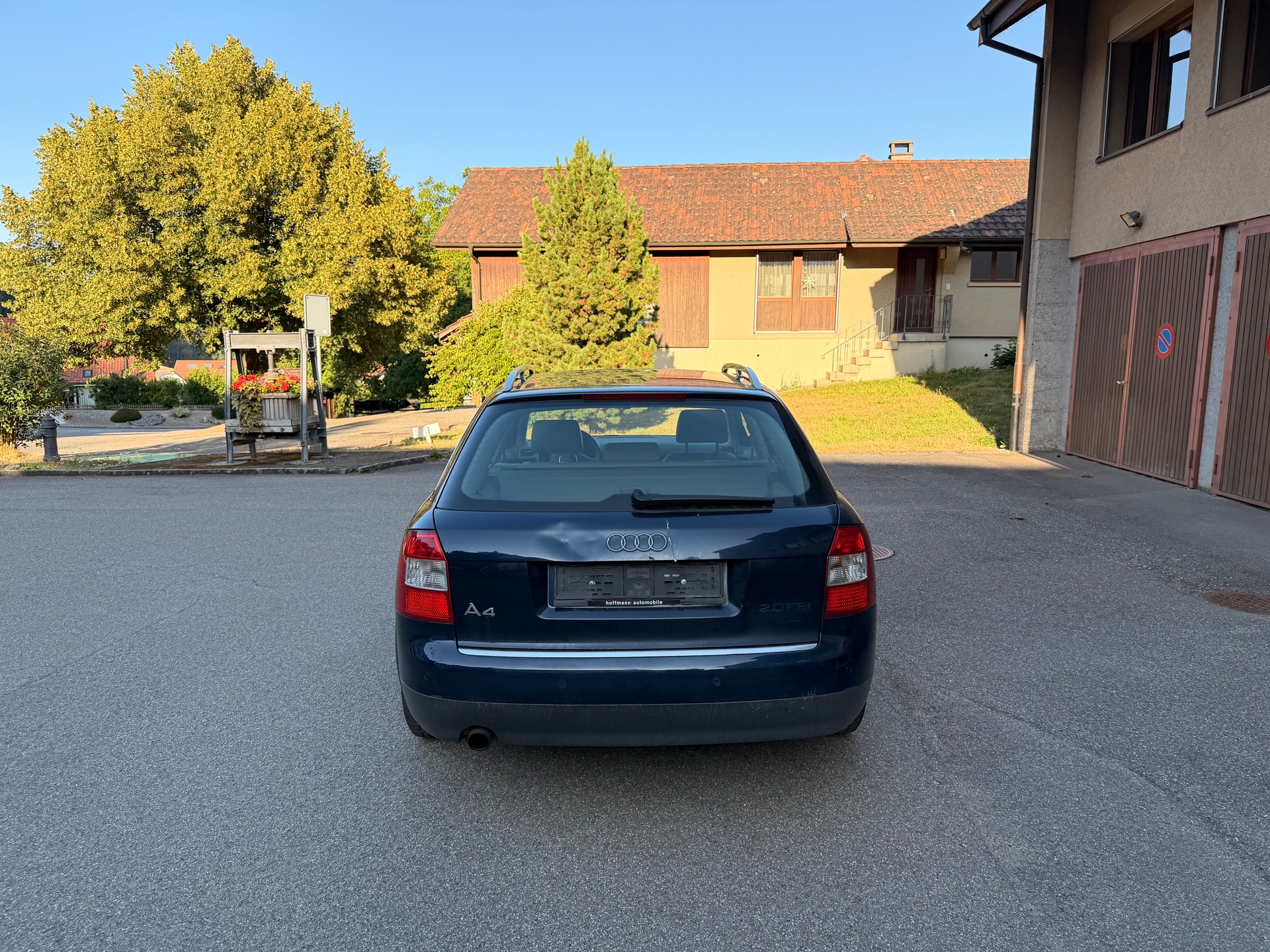 AUDI A4 Avant 2.0 FSI-showroom-element-3