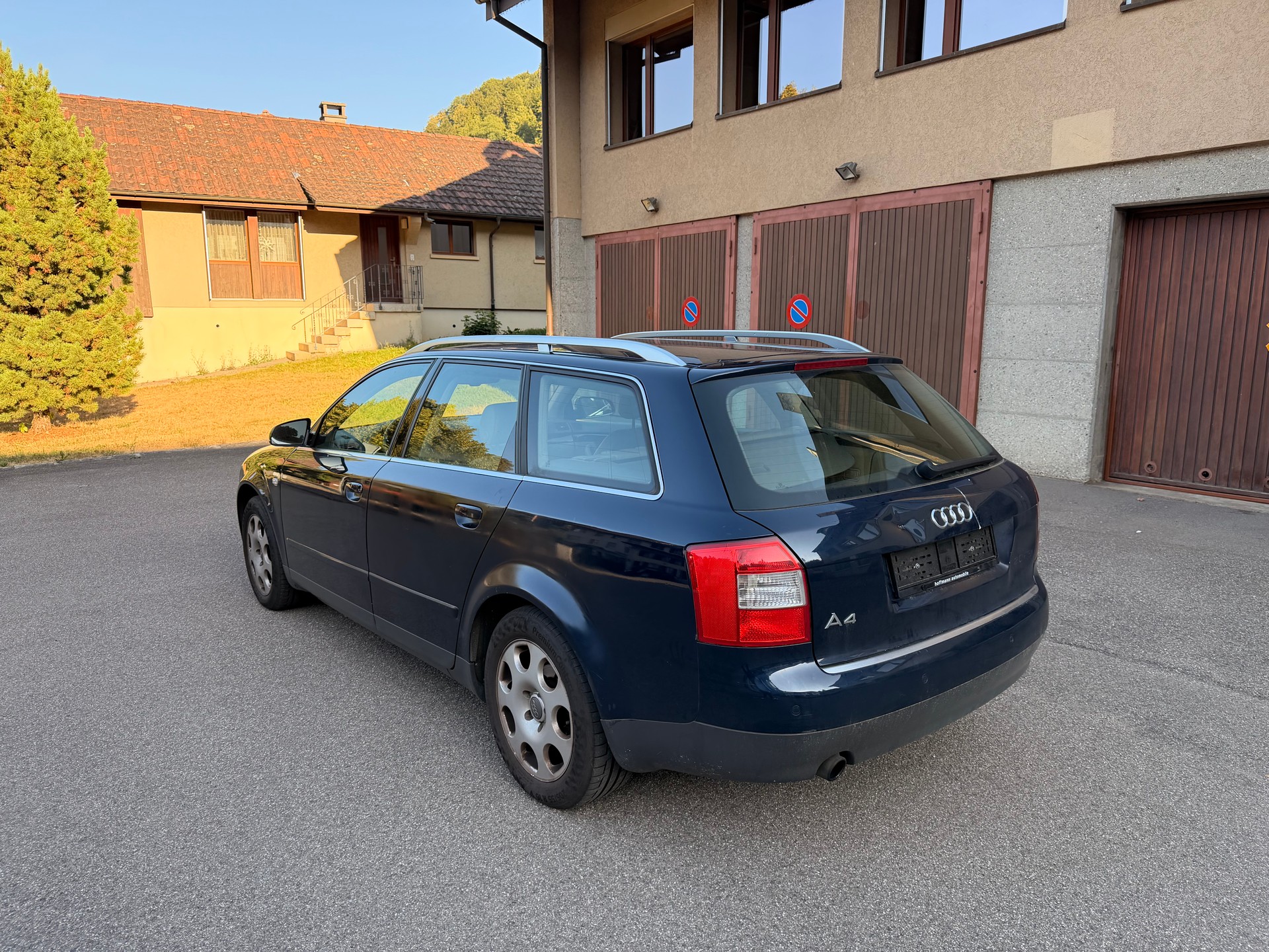 AUDI A4 Avant 2.0 FSI-showroom-element-2
