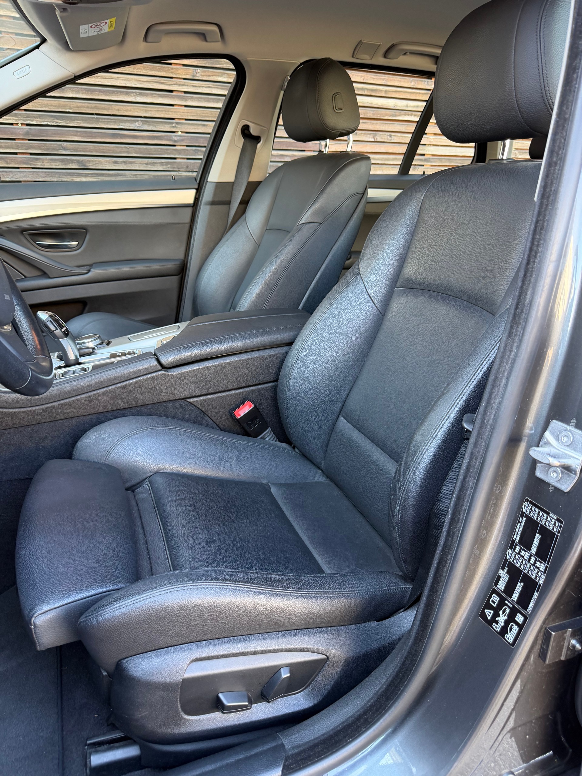 BMW 520d Touring xDrive Steptronic-image-13