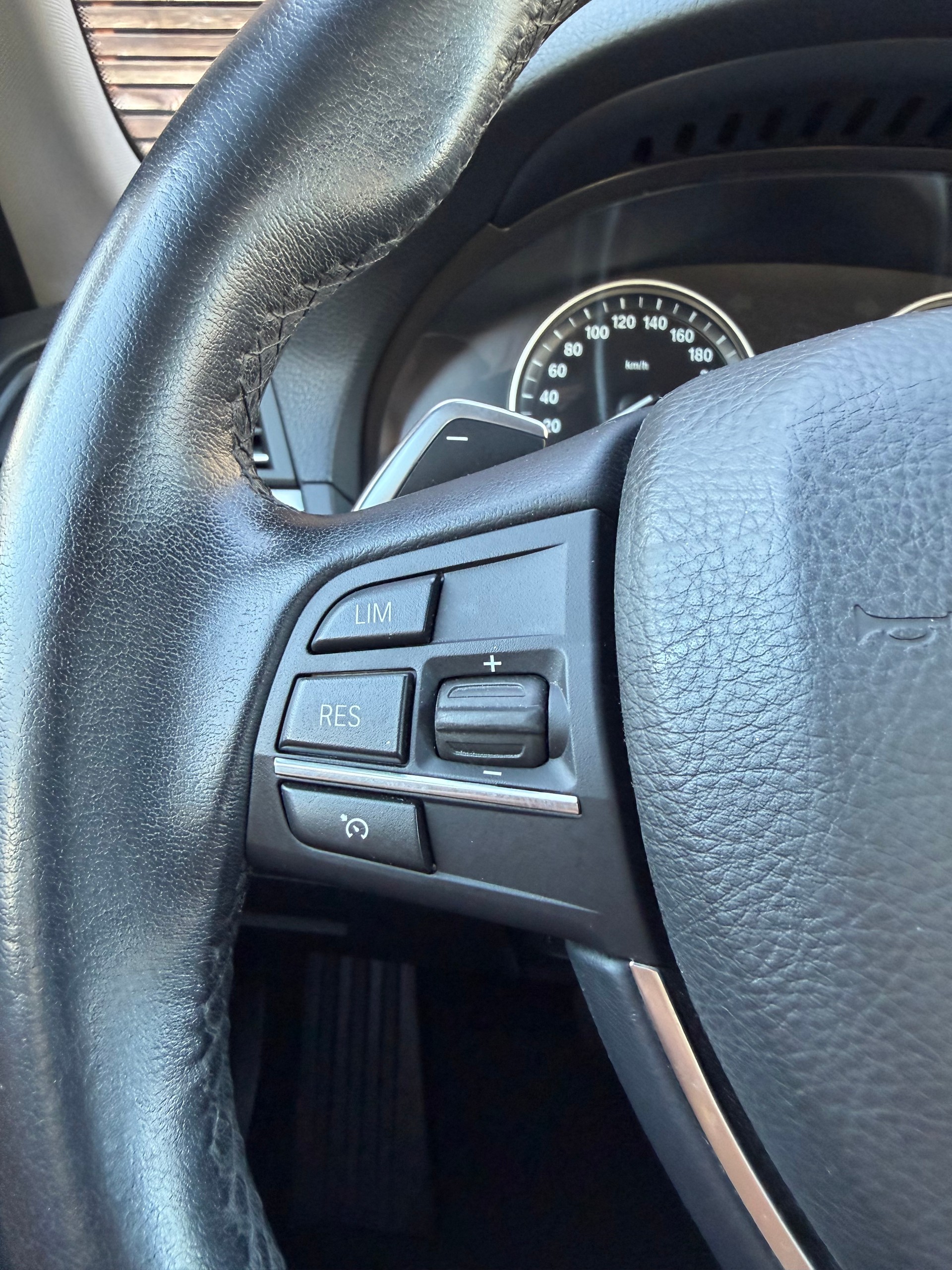 BMW 520d Touring xDrive Steptronic-image-10