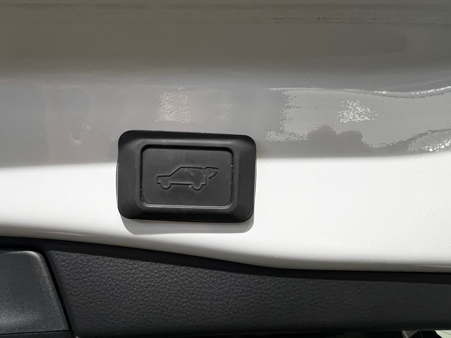 TOYOTA 2.5 Plug-In-Hybrid Platinum-image-16