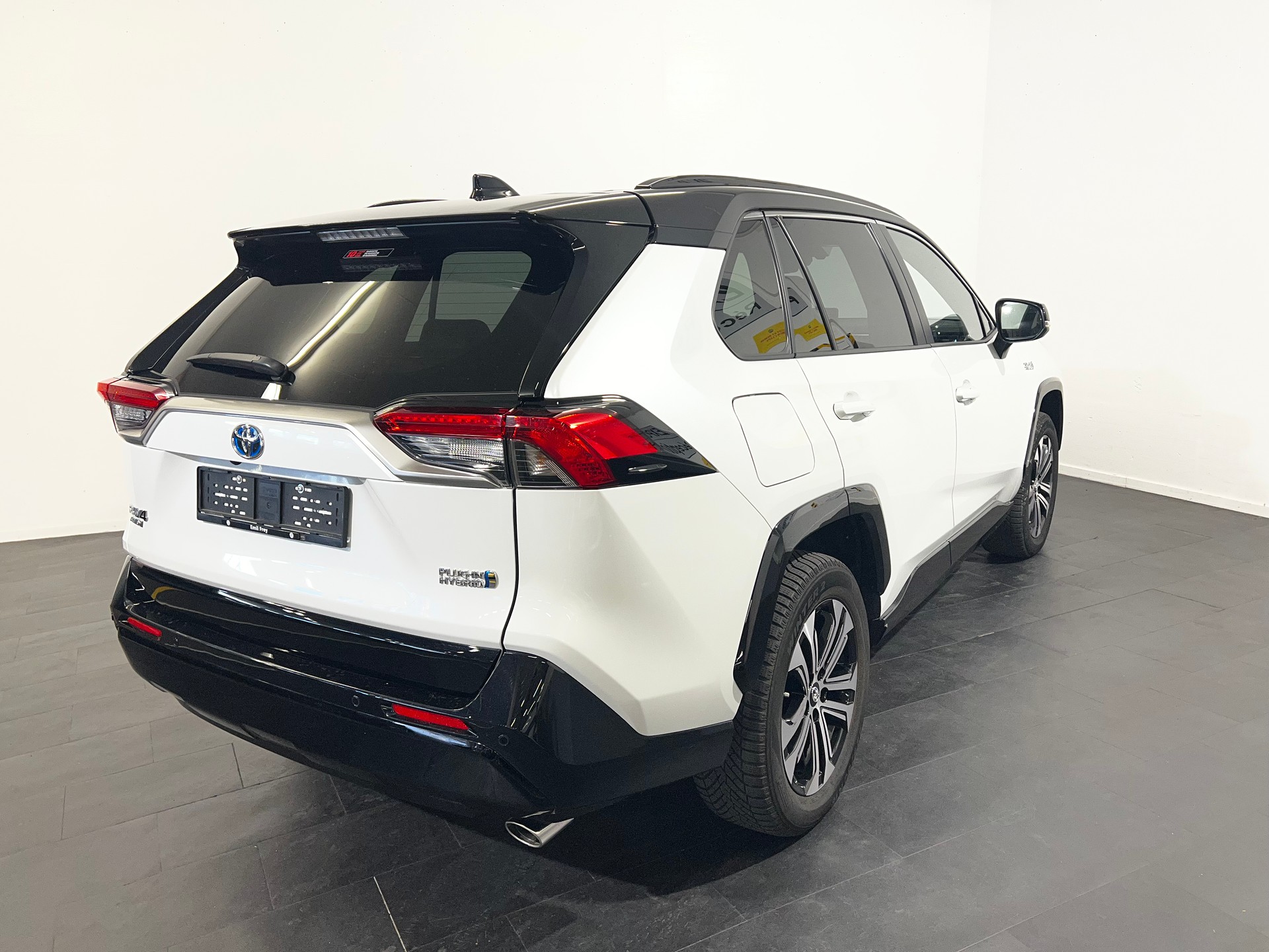 TOYOTA 2.5 Plug-In-Hybrid Platinum-image-1