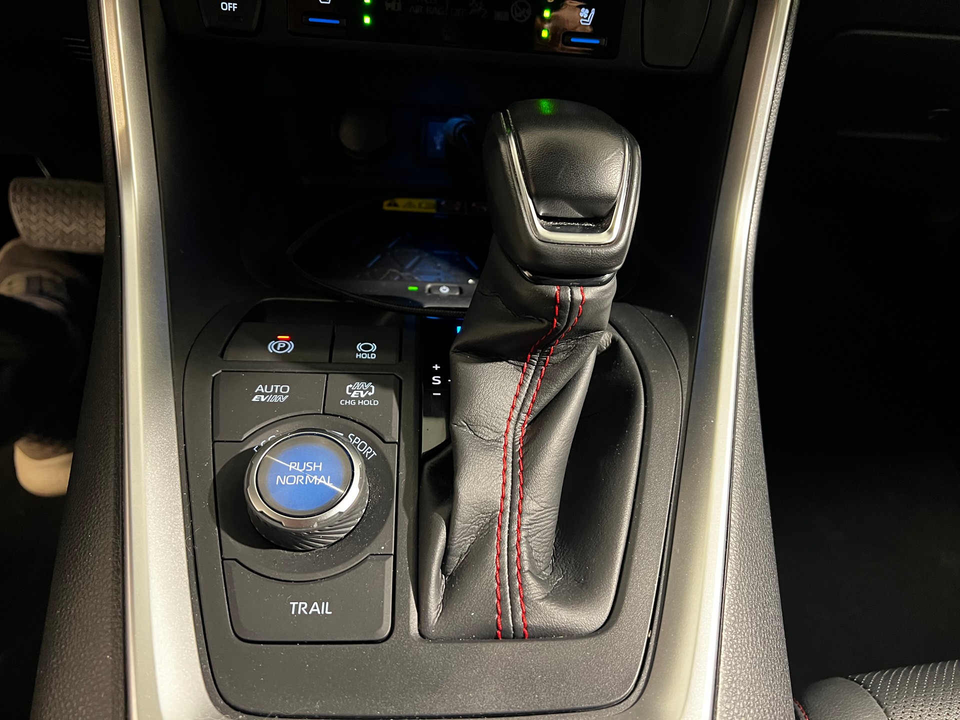 TOYOTA 2.5 Plug-In-Hybrid Platinum-image-8
