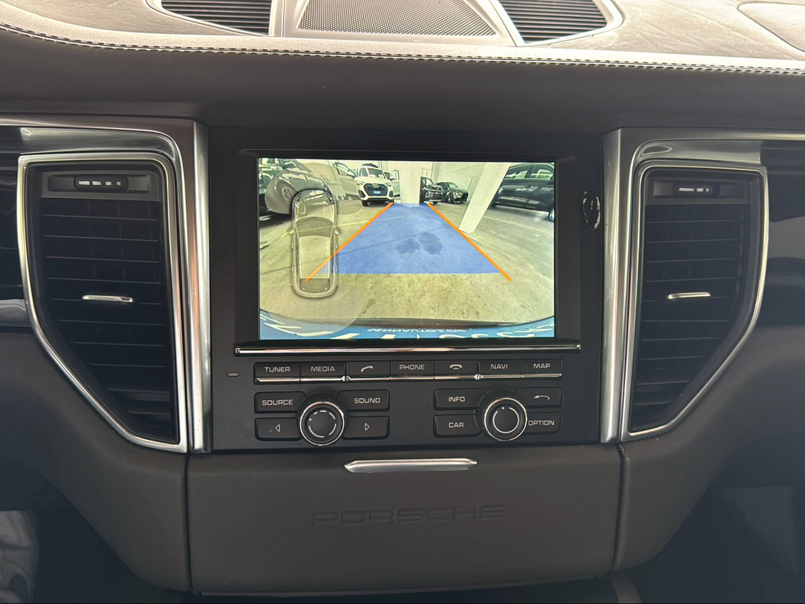 PORSCHE Macan S Diesel PDK-image-18
