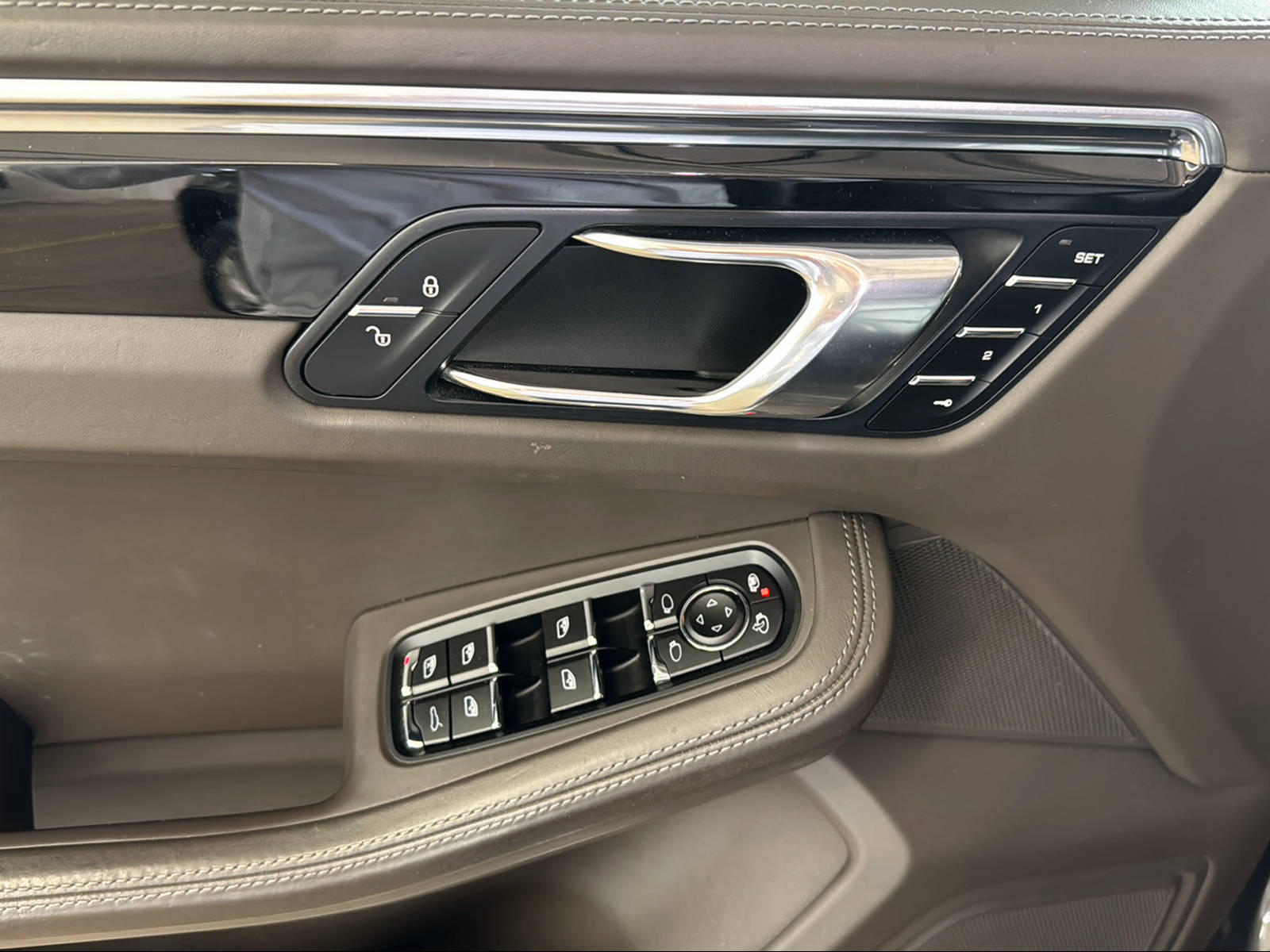 PORSCHE Macan S Diesel PDK-image-17