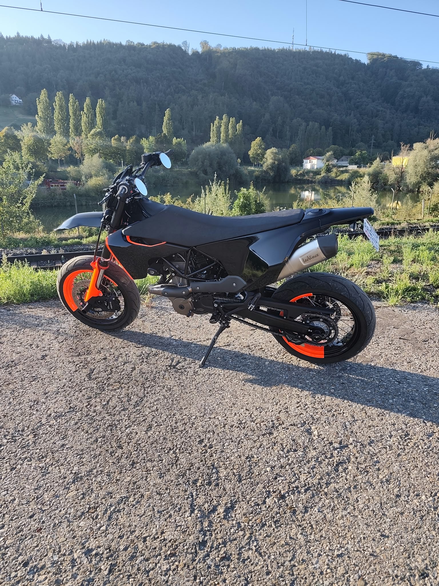 HUSQVARNA 701 Supermoto-image-0