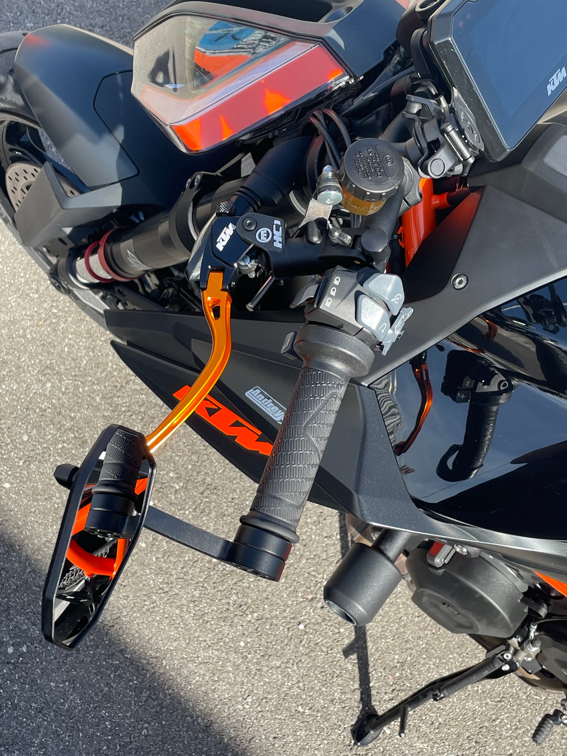 KTM 1290 Super Duke R-image-6