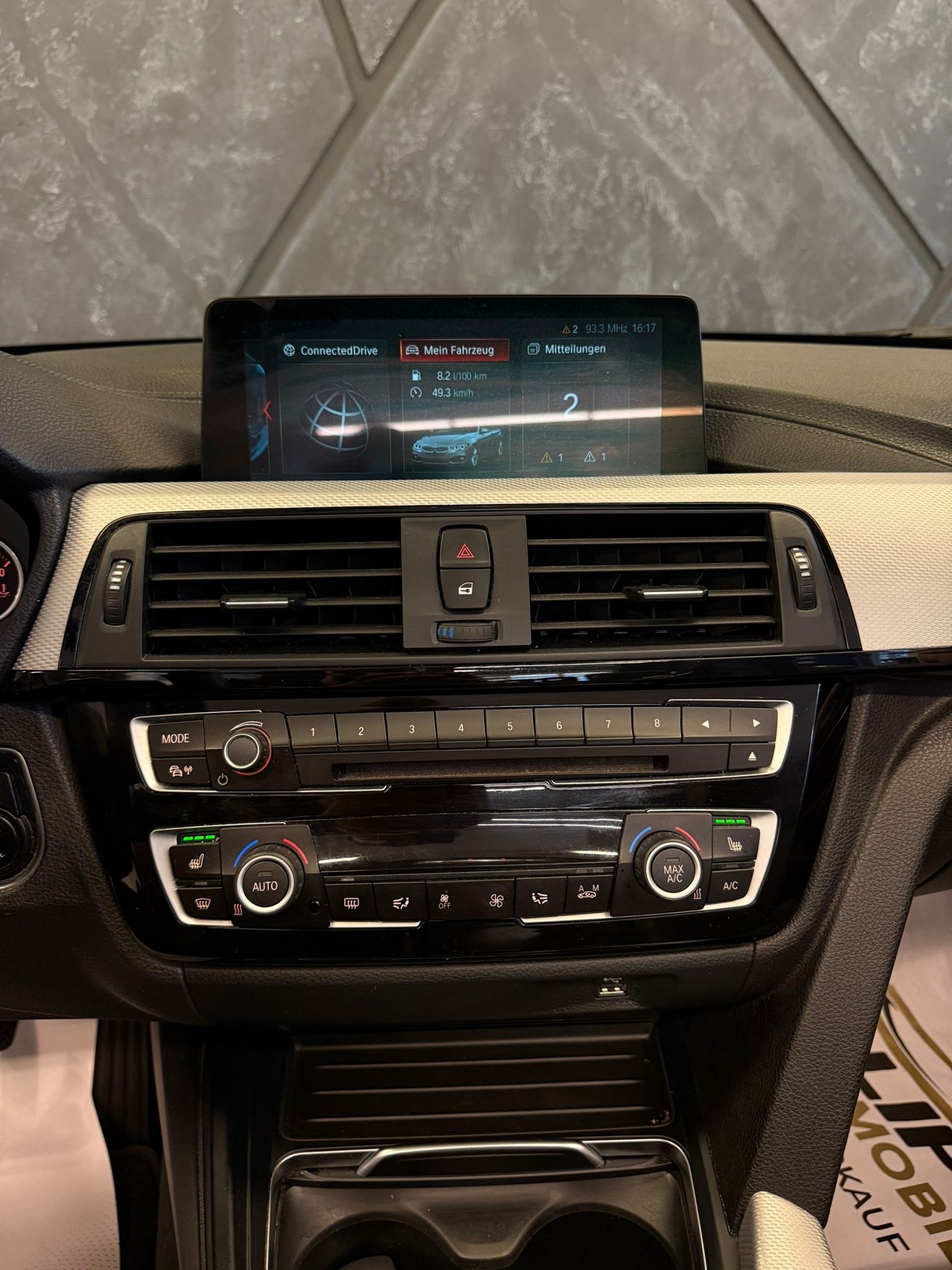 BMW 420i Cabriolet M Sport Steptronic-image-11