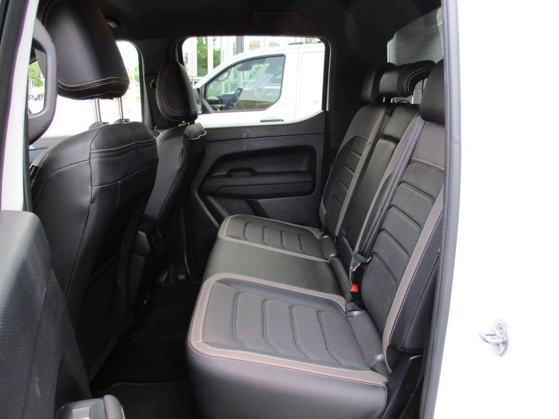 VW Amarok Aventura-image-6