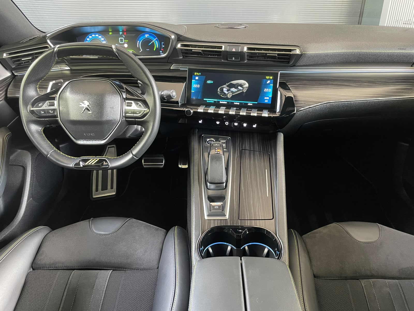 PEUGEOT 508 SW 1.6 Plug-in Hybrid4 PSE-image-6