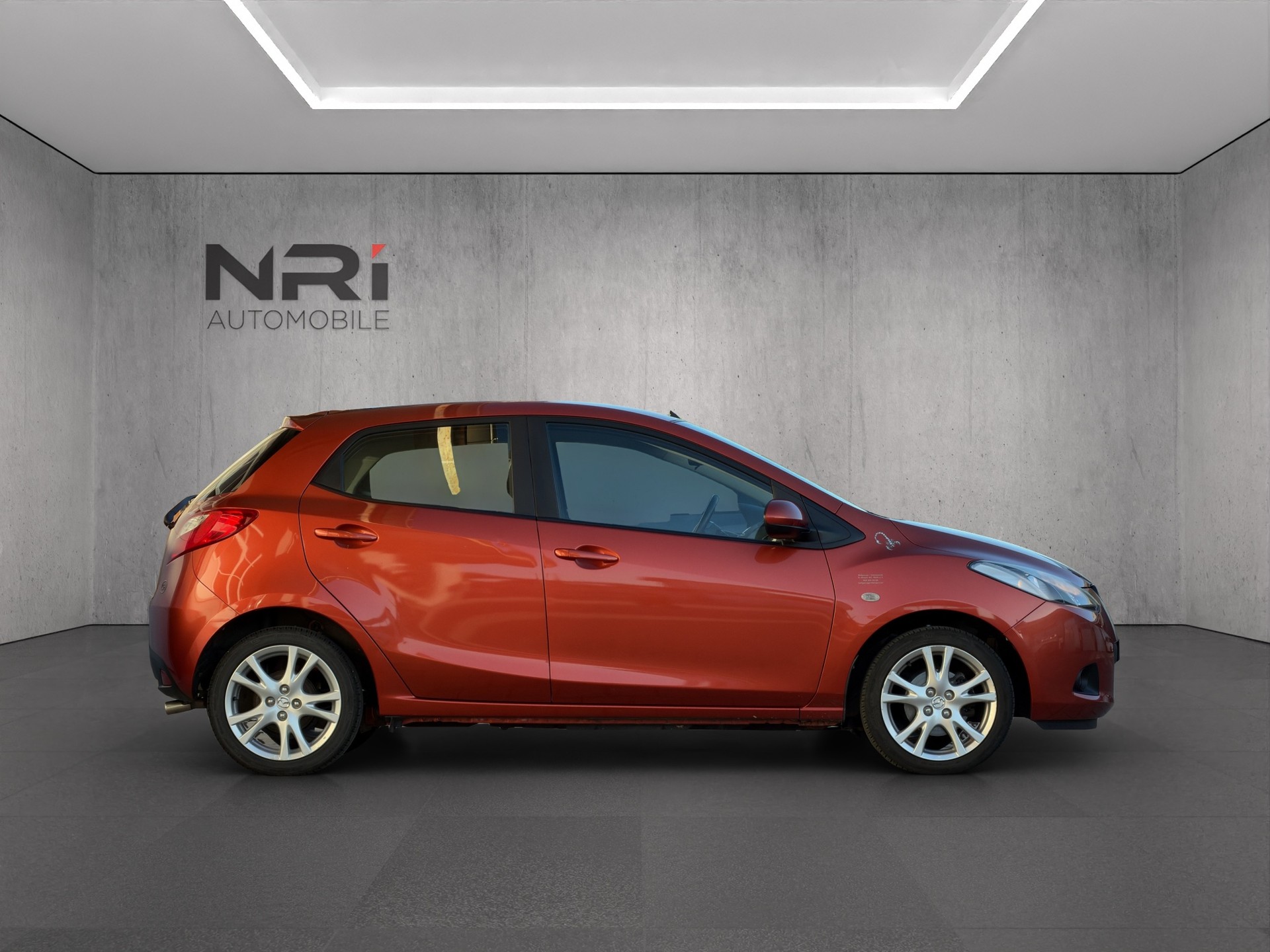 MAZDA 2 1.3i 16V Exclusive-showroom-element-3