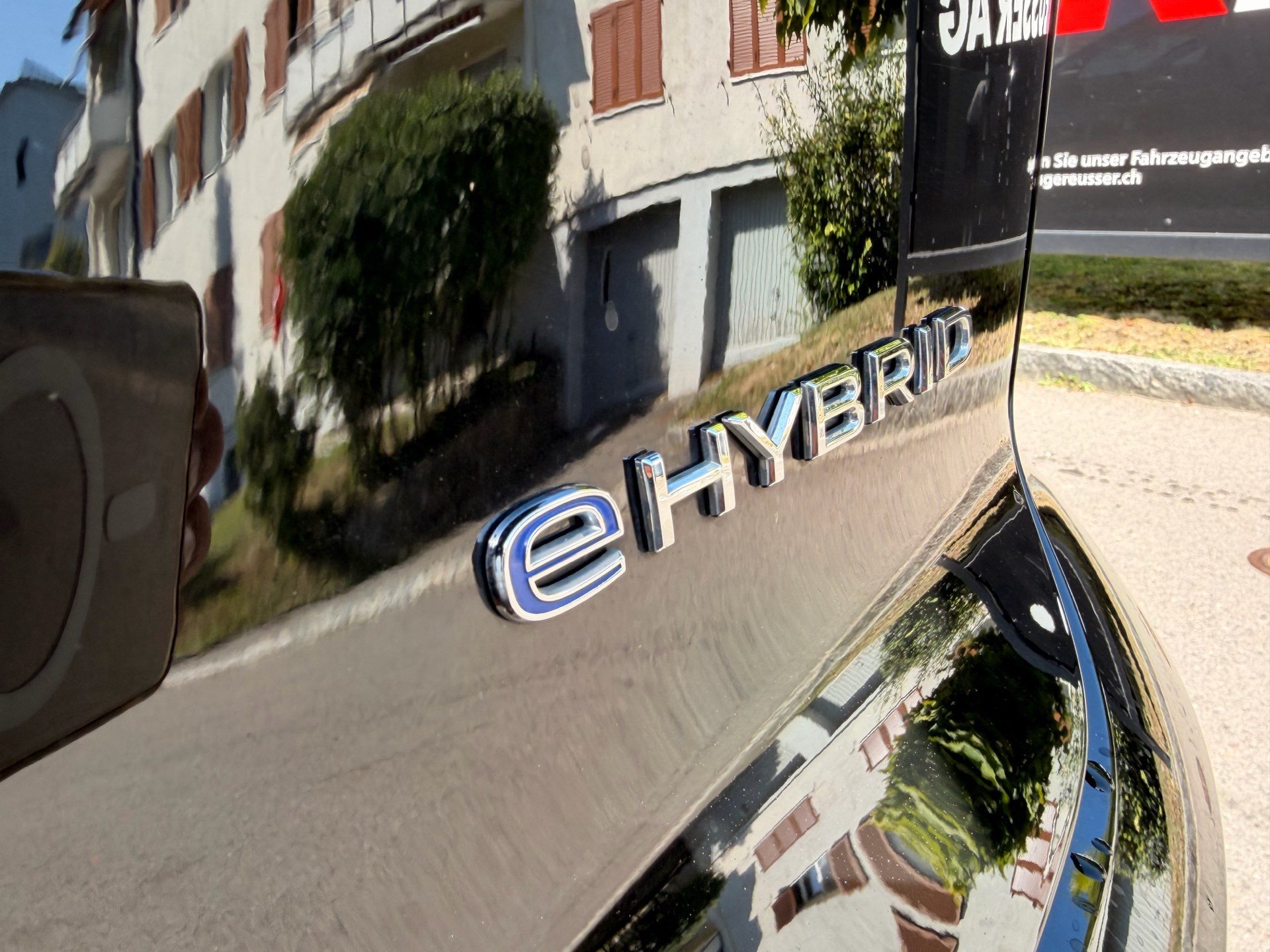 VW Touareg R 3.0 TSI eHYBRID 462 PS 4MOTION-image-30