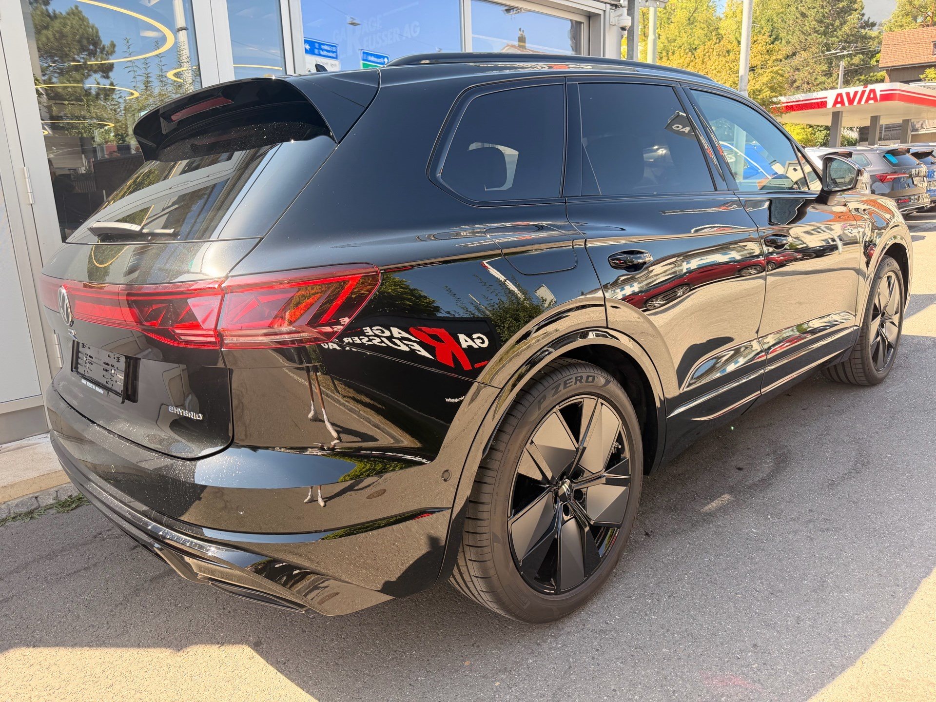 VW Touareg R 3.0 TSI eHYBRID 462 PS 4MOTION-showroom-element-3