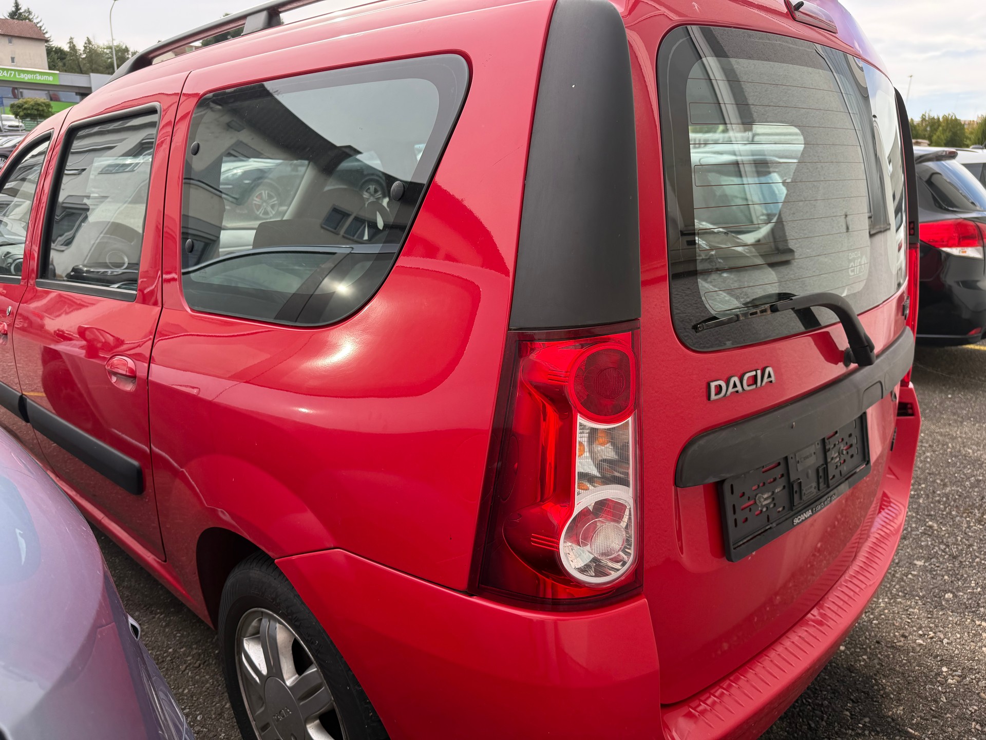 DACIA Logan 1.5 dCi Lauréate-image-11