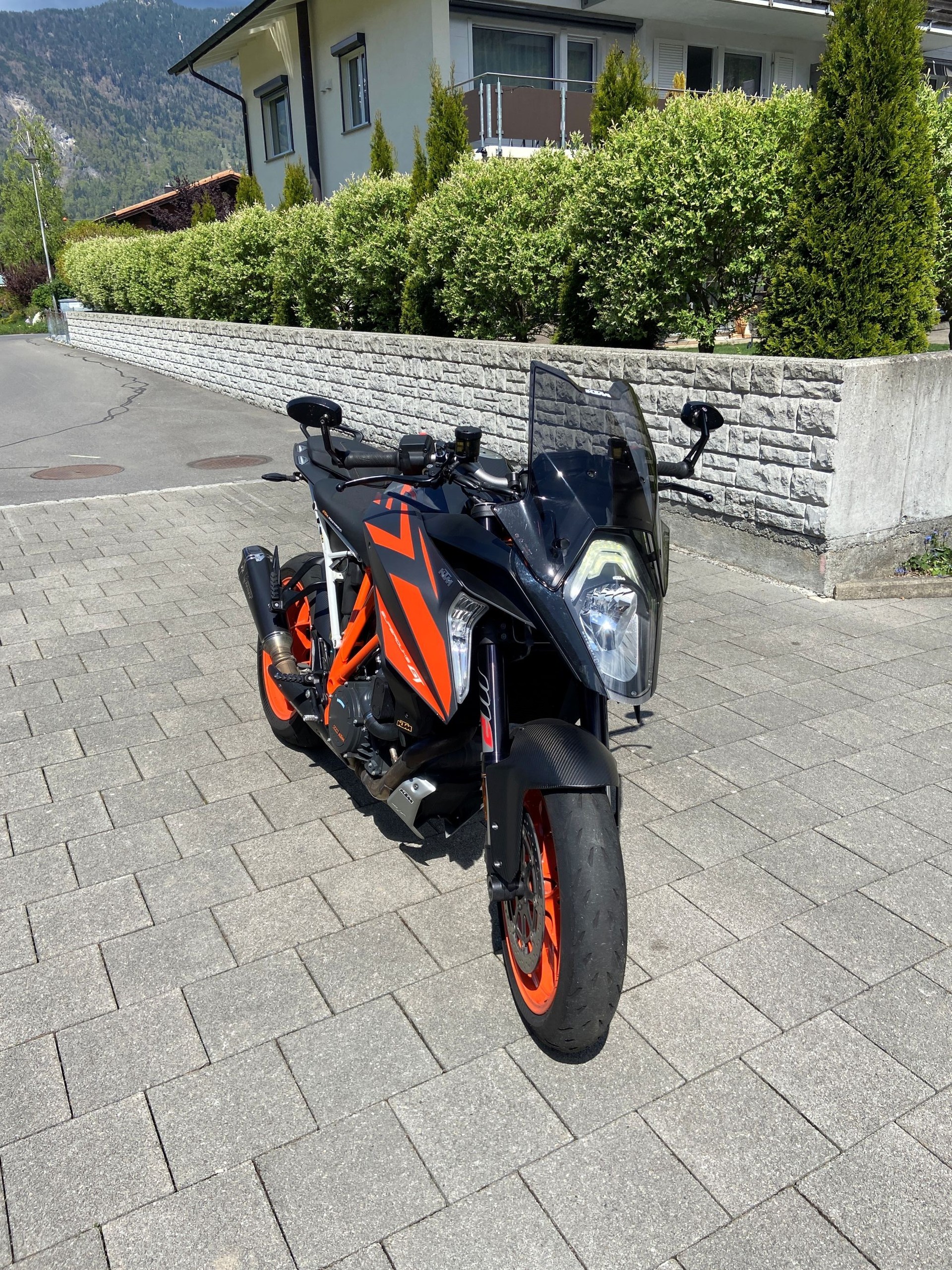 KTM 1290 Super Duke GT-image-1