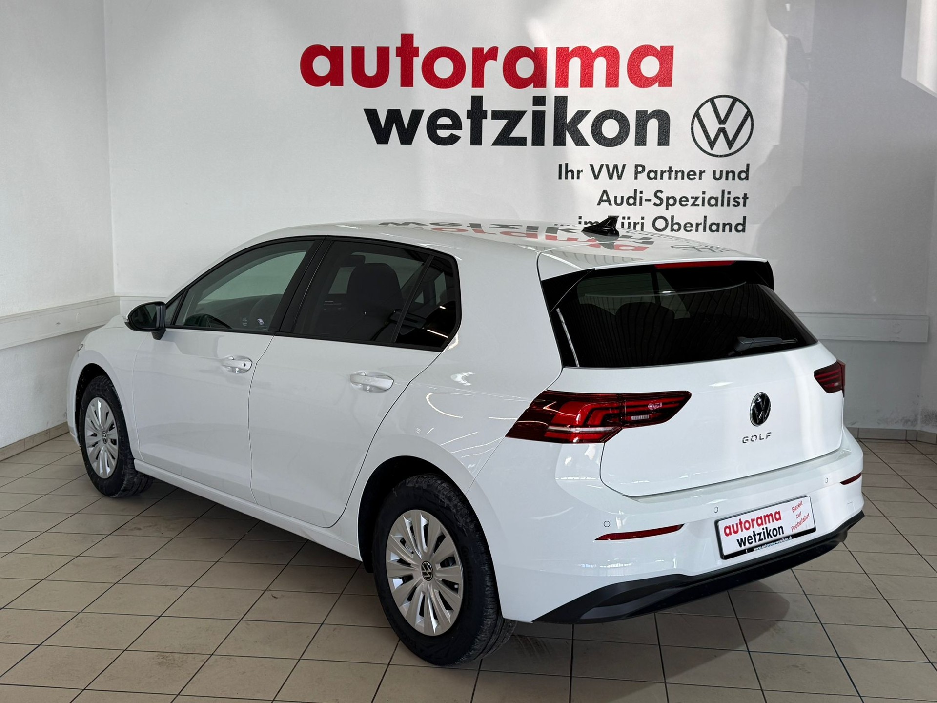 VW Golf 1.5 TSI Basis-showroom-element-2