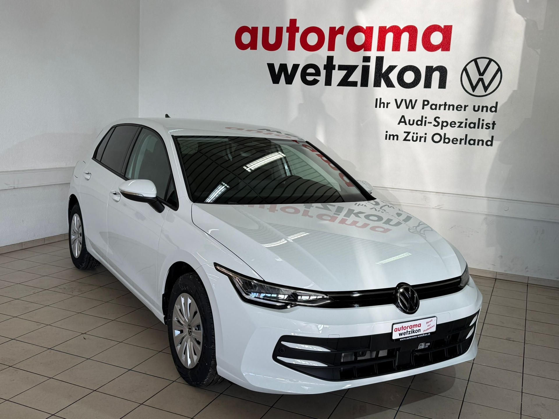 VW Golf 1.5 TSI Basis-showroom-element-1