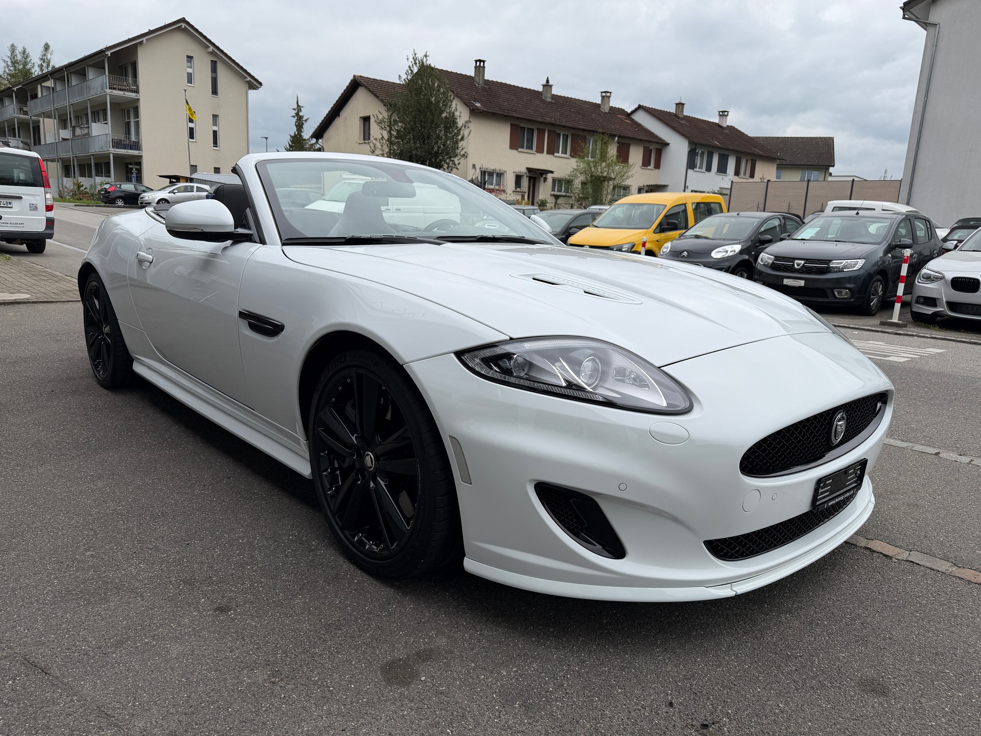 JAGUAR XKR Convertible 5.0 V8 Supercharged-showroom-element-2