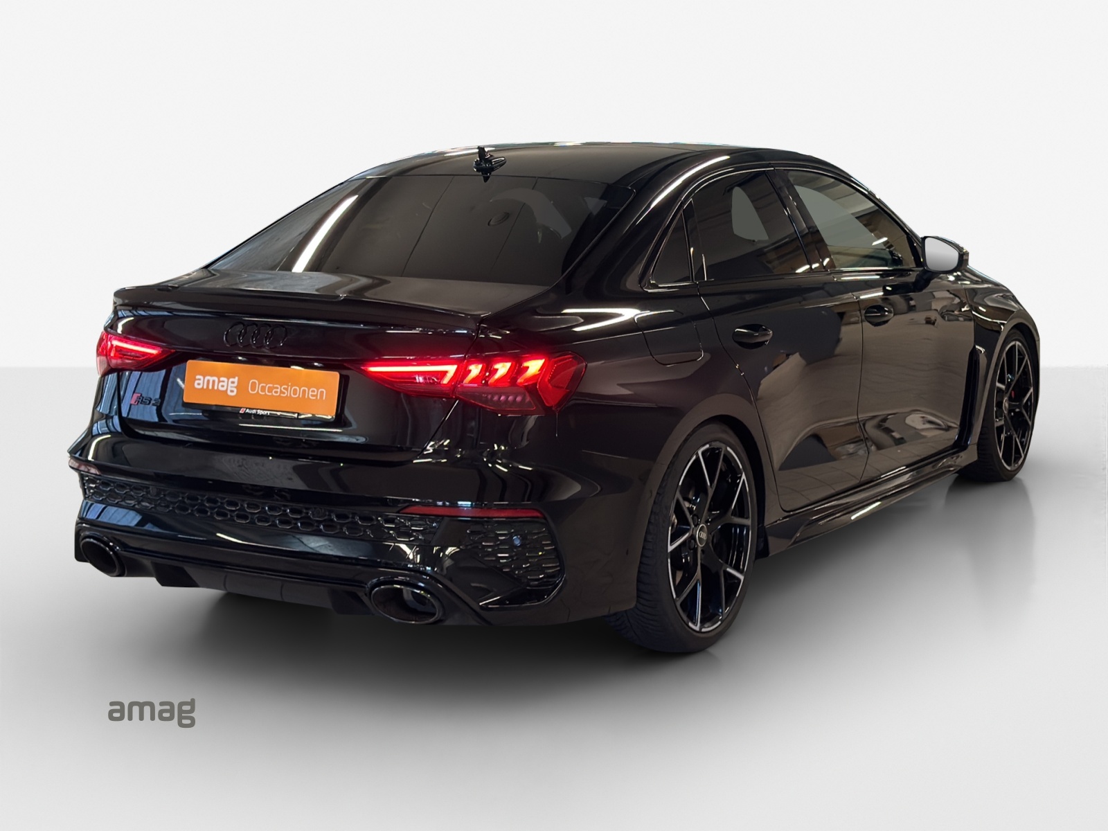 AUDI RS3 Limousine 2.5 TSI quattro S-tronic-image-4