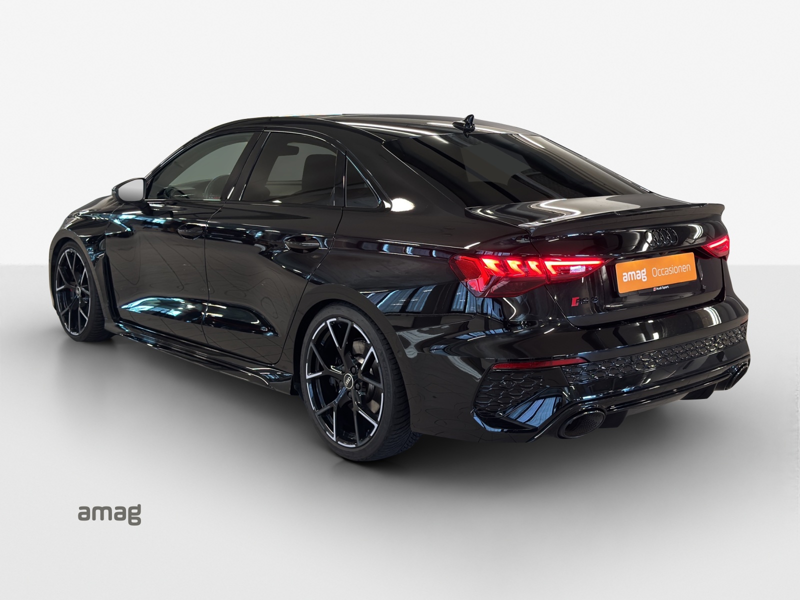 AUDI RS3 Limousine 2.5 TSI quattro S-tronic-showroom-element-2