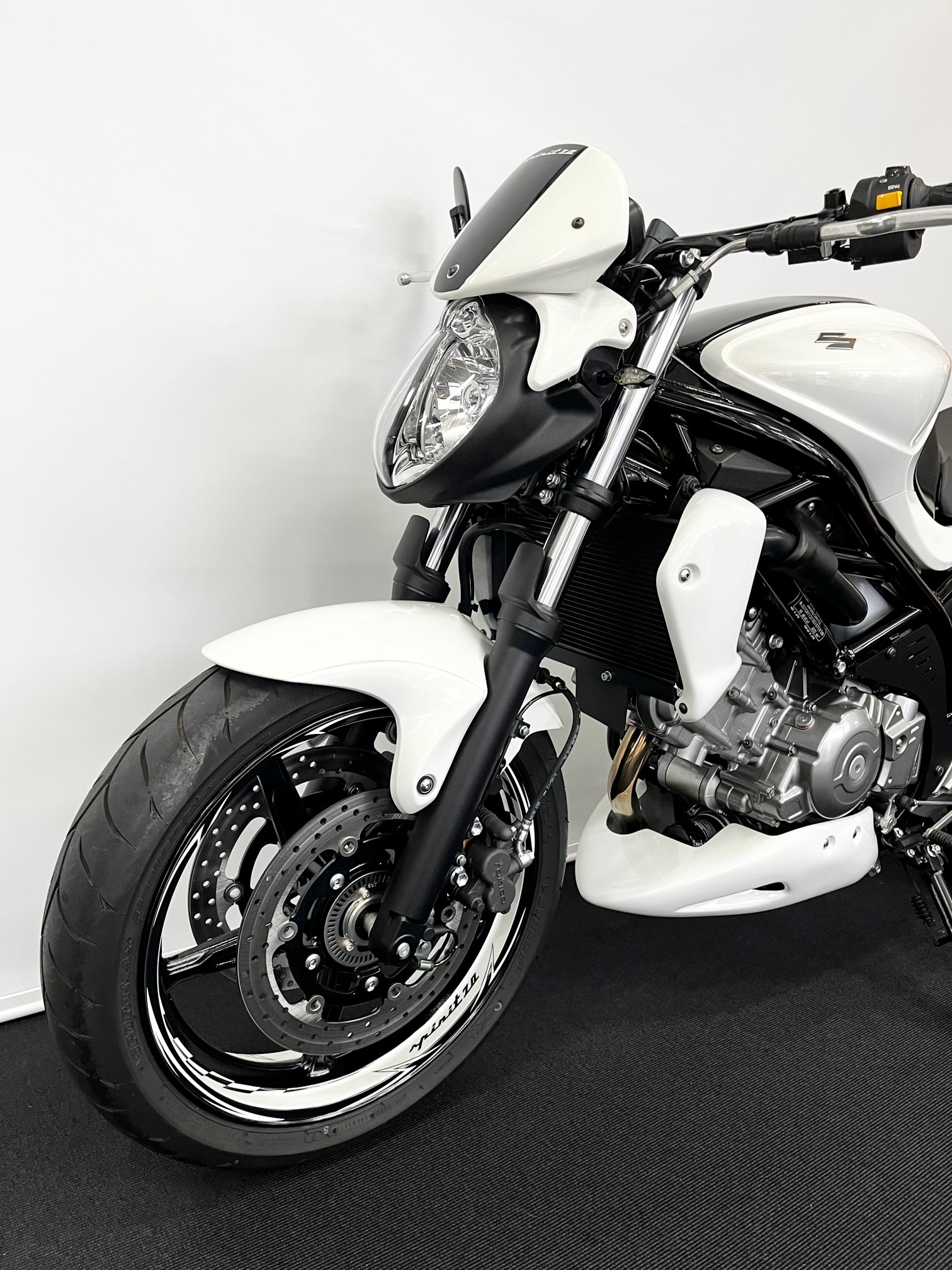 SUZUKI SFV 650 Gladius ABS-image-6