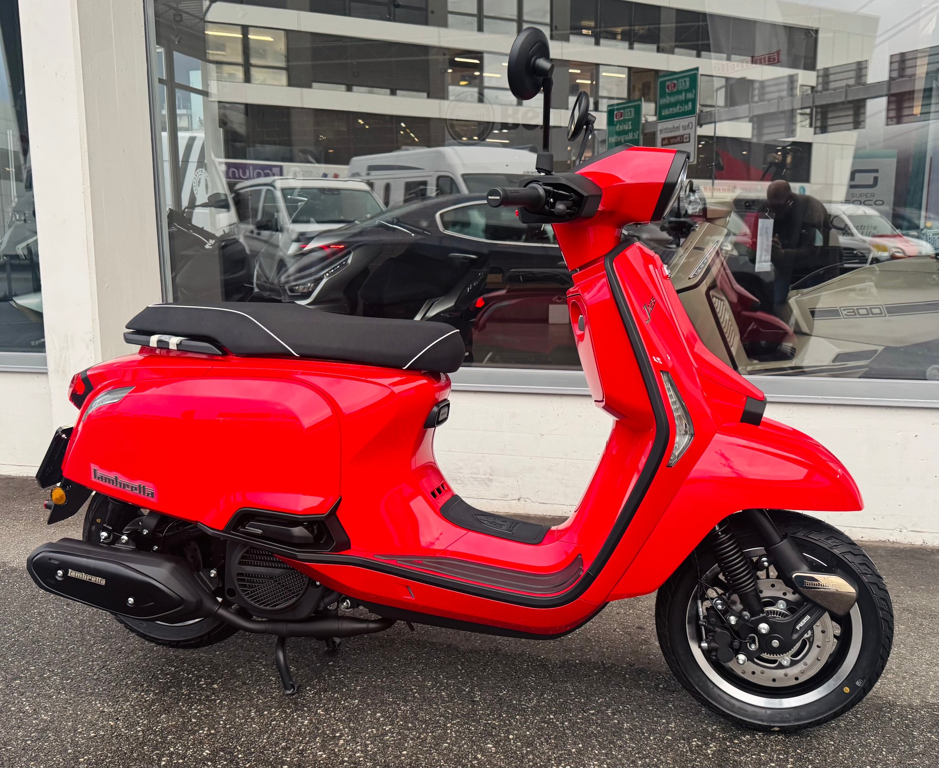 LAMBRETTA black trims & rims-image-2