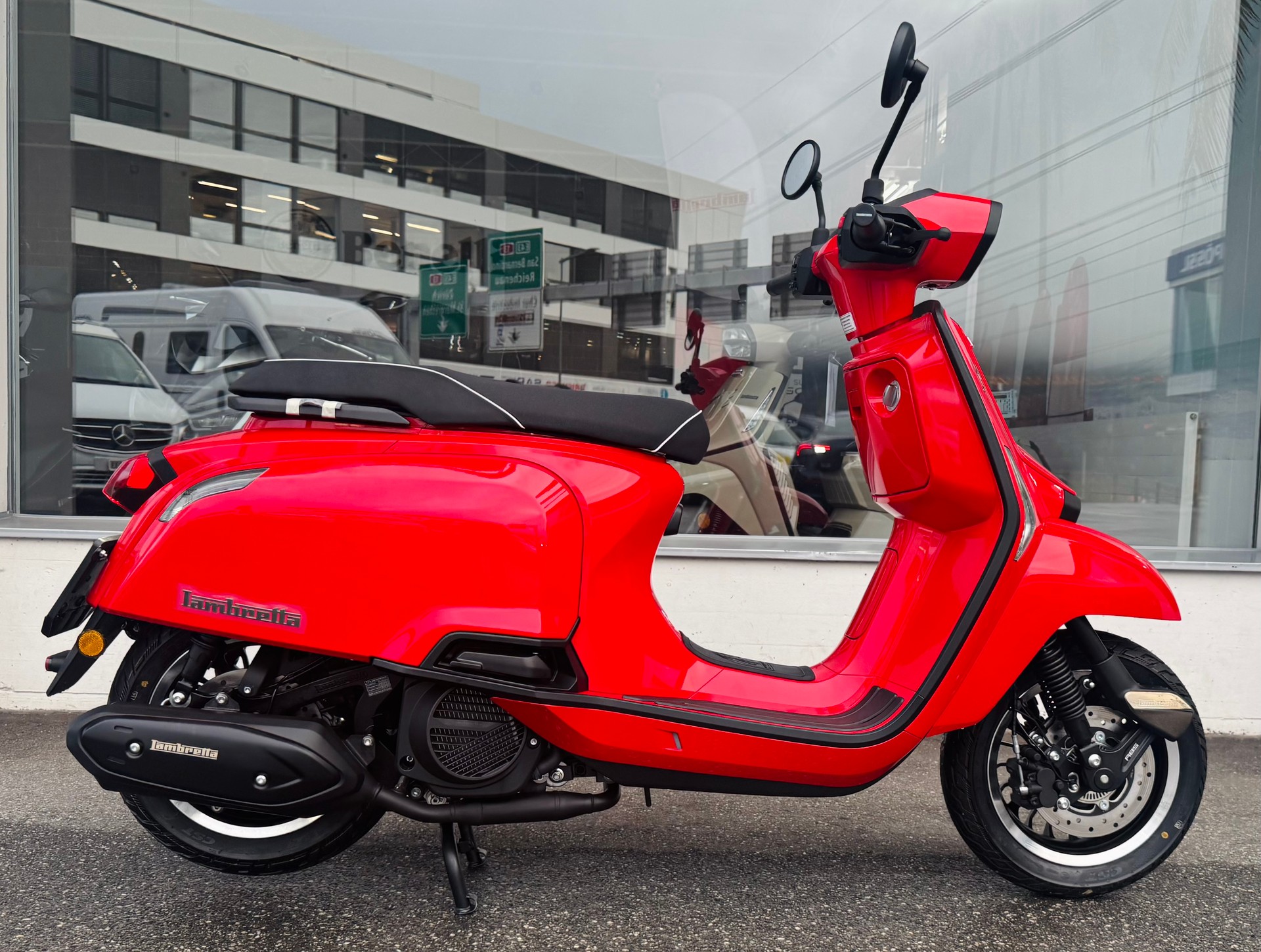 LAMBRETTA black trims & rims-image-3