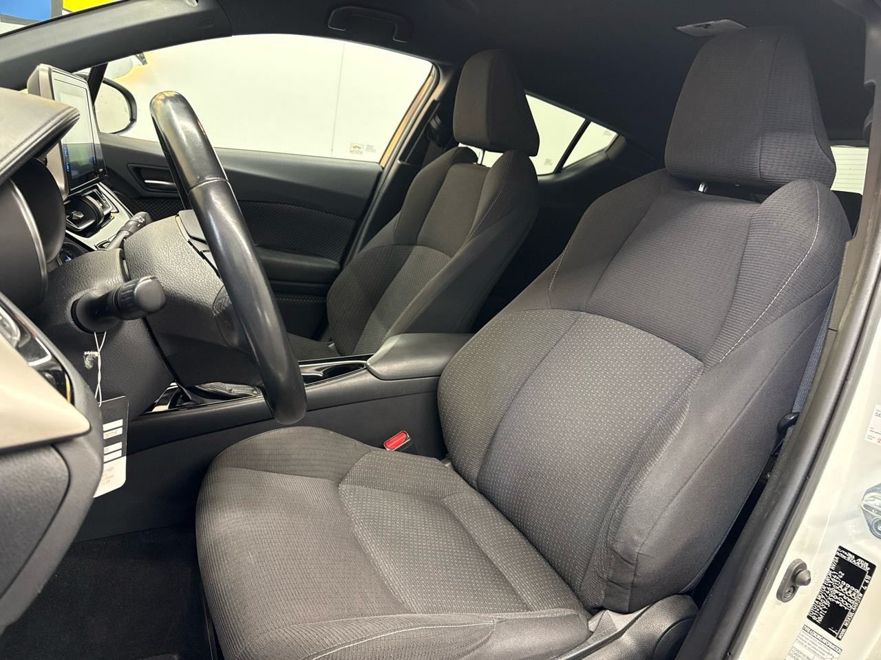 TOYOTA C-HR 1.2 Turbo Premium 4WD Multidrive S-showroom-element-3