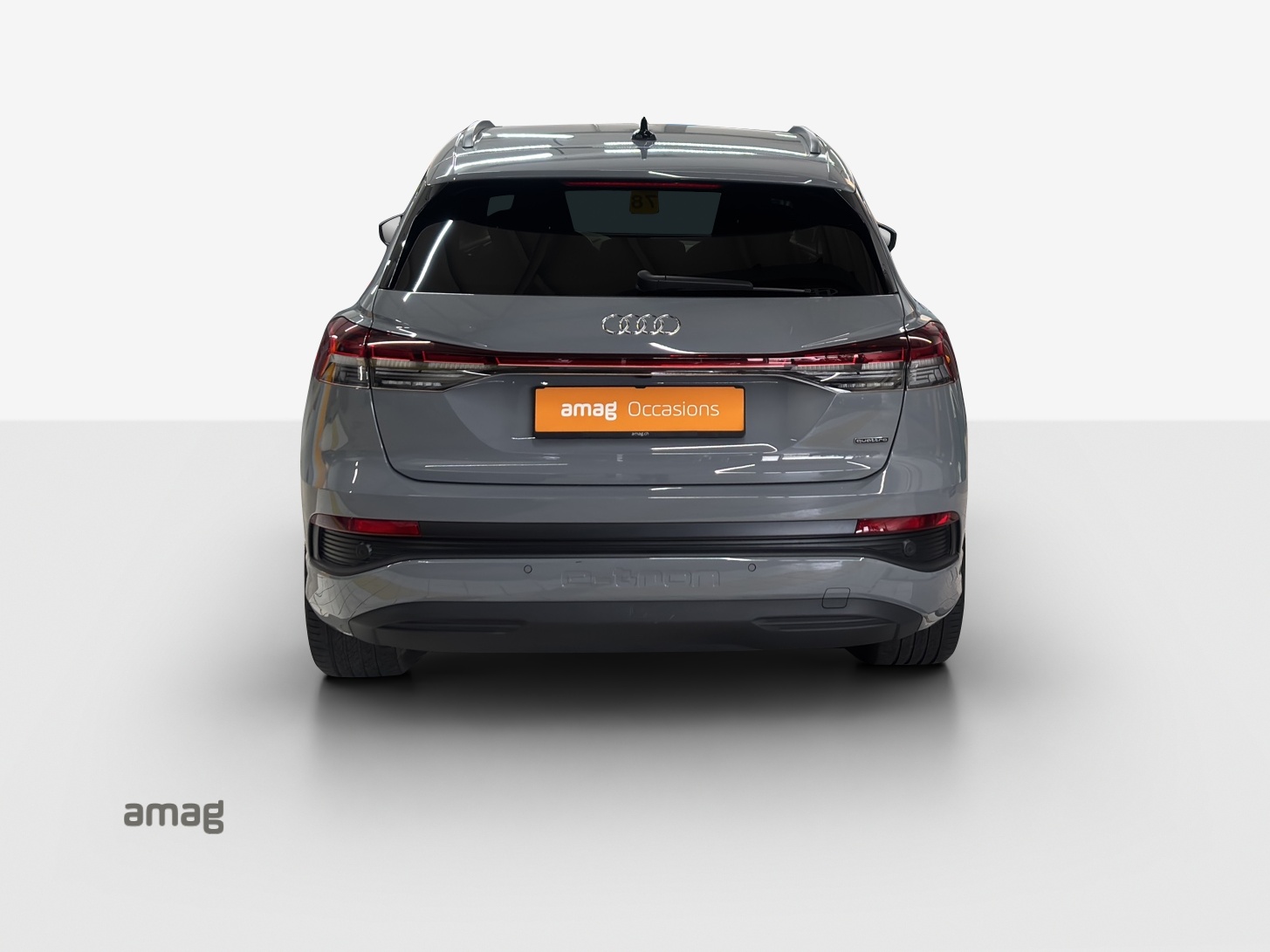 AUDI Q4 e-tron 50 quattro-showroom-element-3